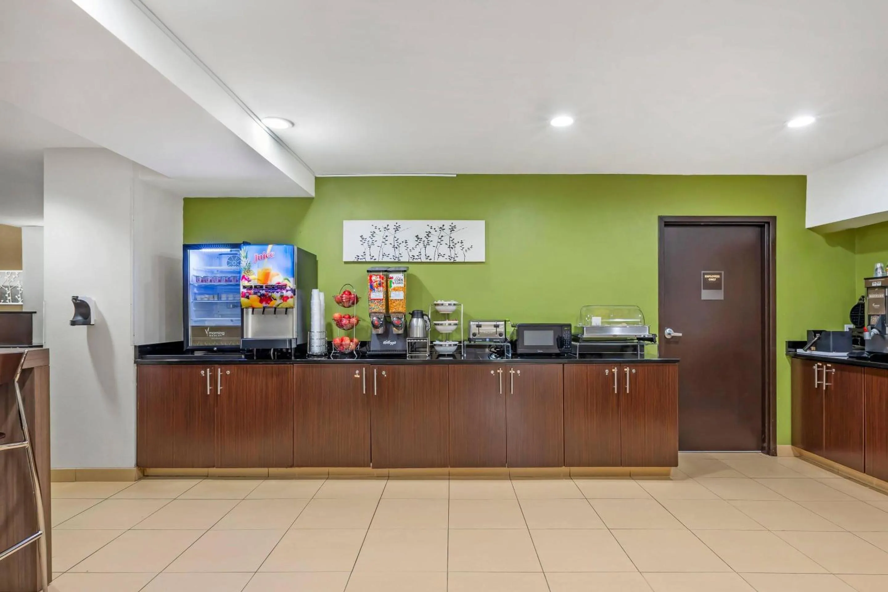 Breakfast in Sleep Inn at Greenville Convention Center