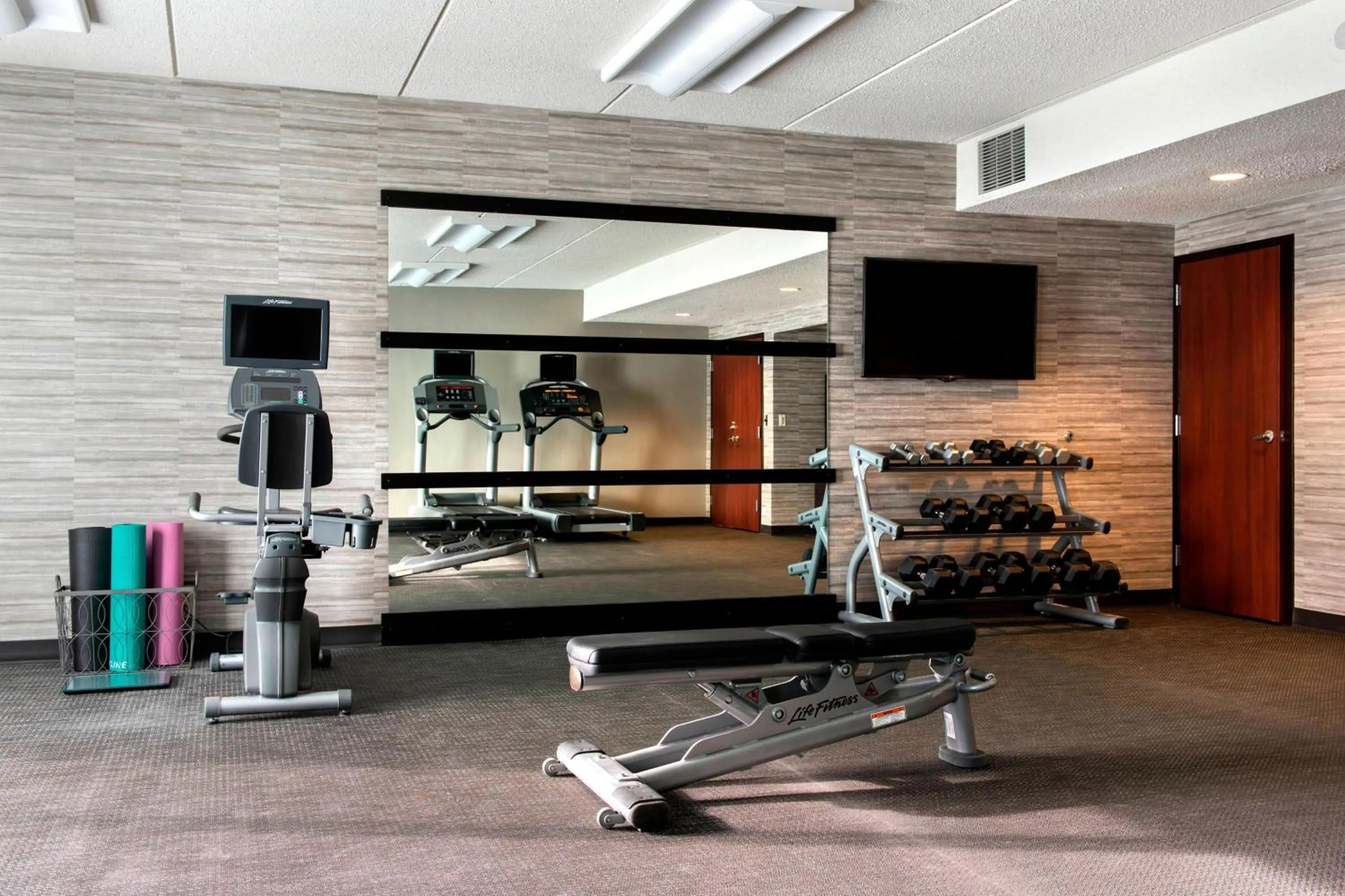Fitness centre/facilities in Courtyard by Marriott Poughkeepsie
