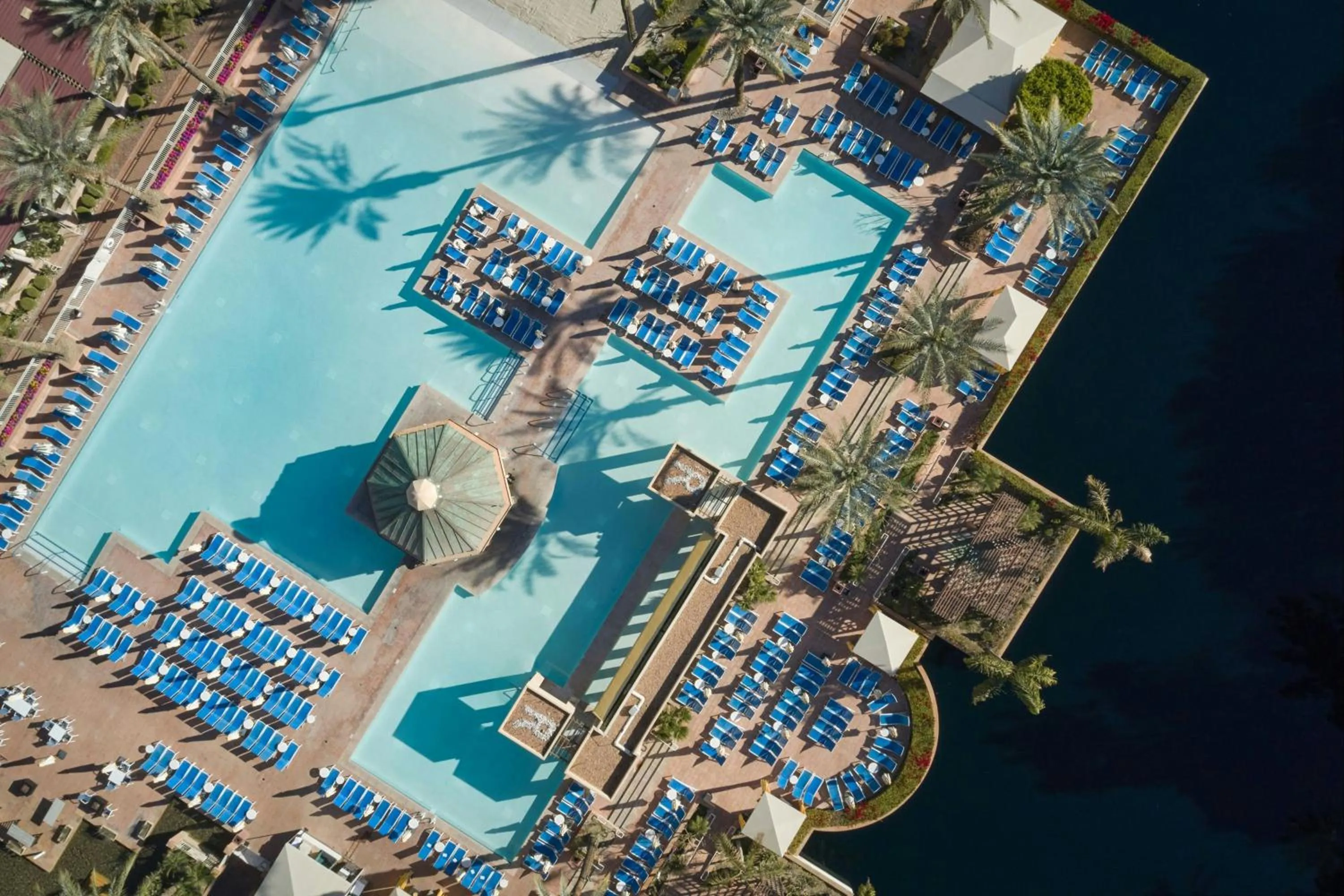 Swimming pool in Renaissance Esmeralda Resort & Spa, Indian Wells