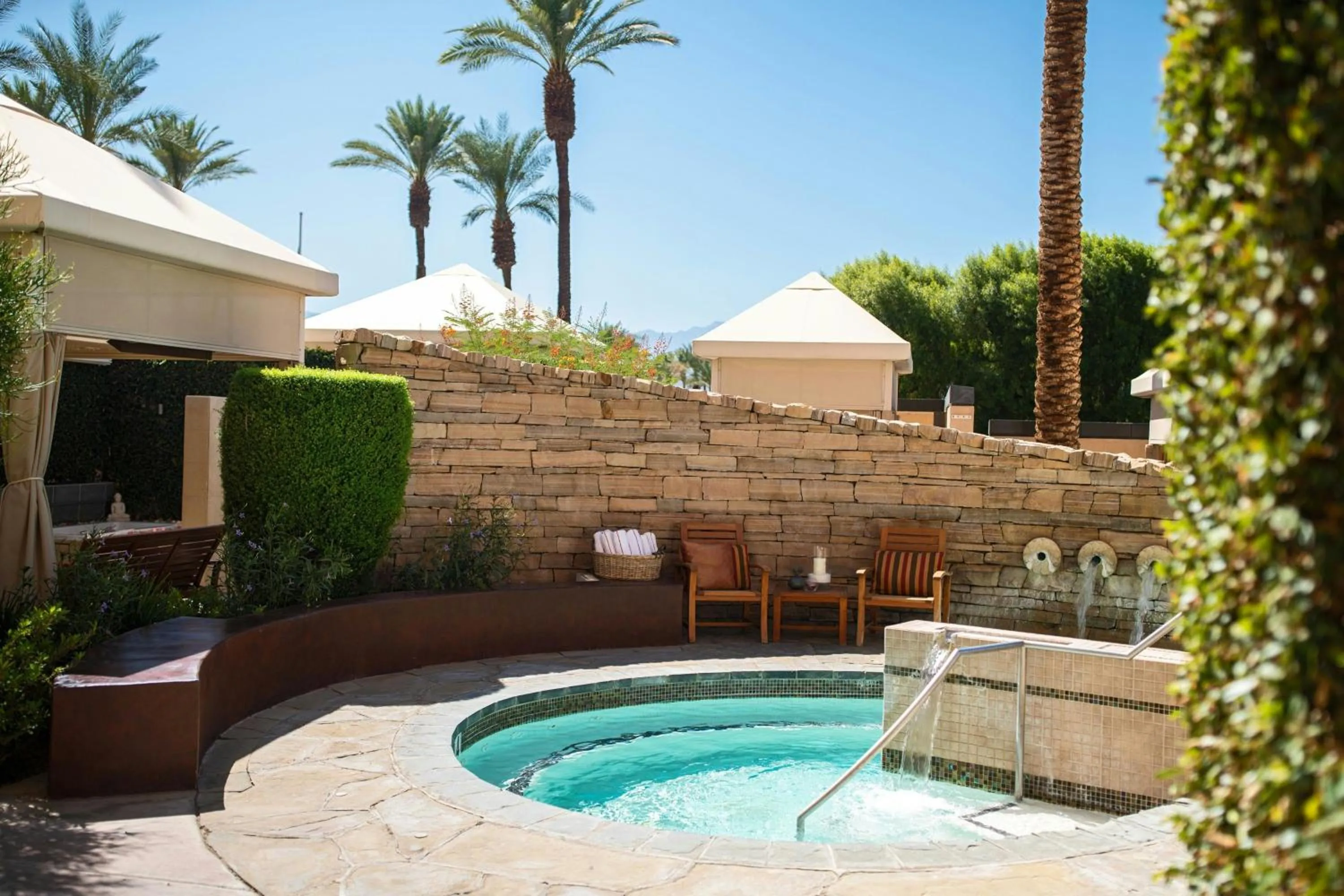Swimming pool in Renaissance Esmeralda Resort & Spa, Indian Wells