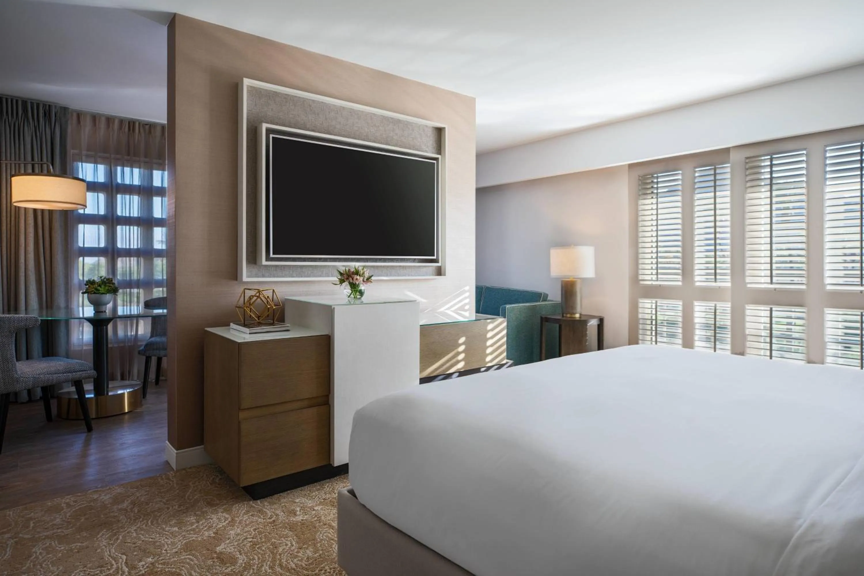 Photo of the whole room, Bed in Renaissance Esmeralda Resort & Spa, Indian Wells