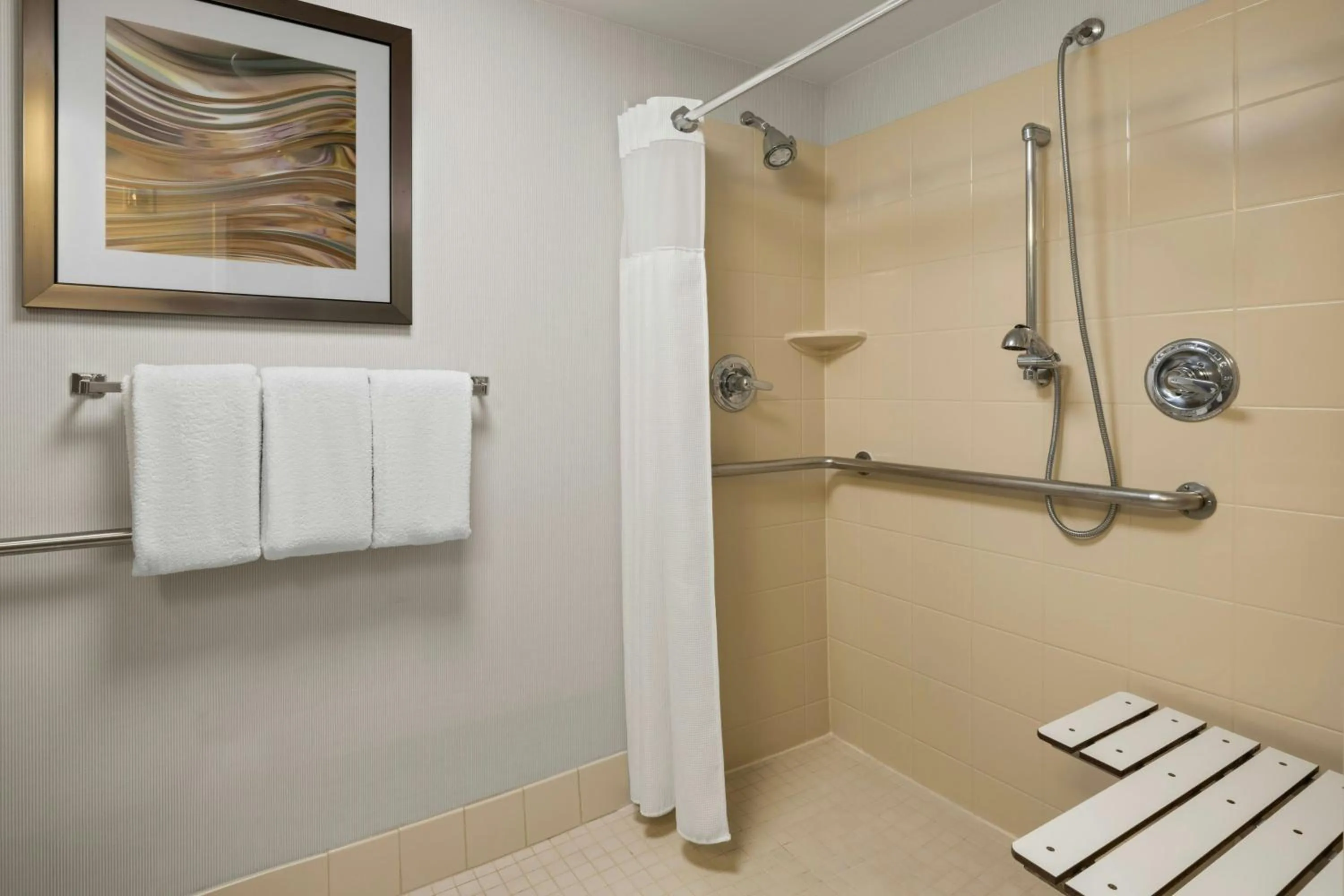 Bathroom in Courtyard by Marriott Rockford