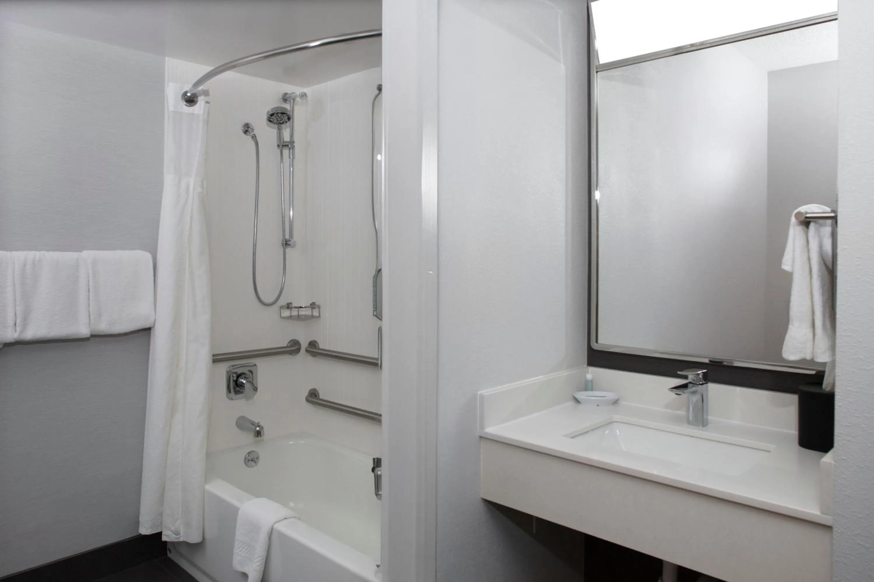 acessibility in Courtyard by Marriott Richmond Northwest