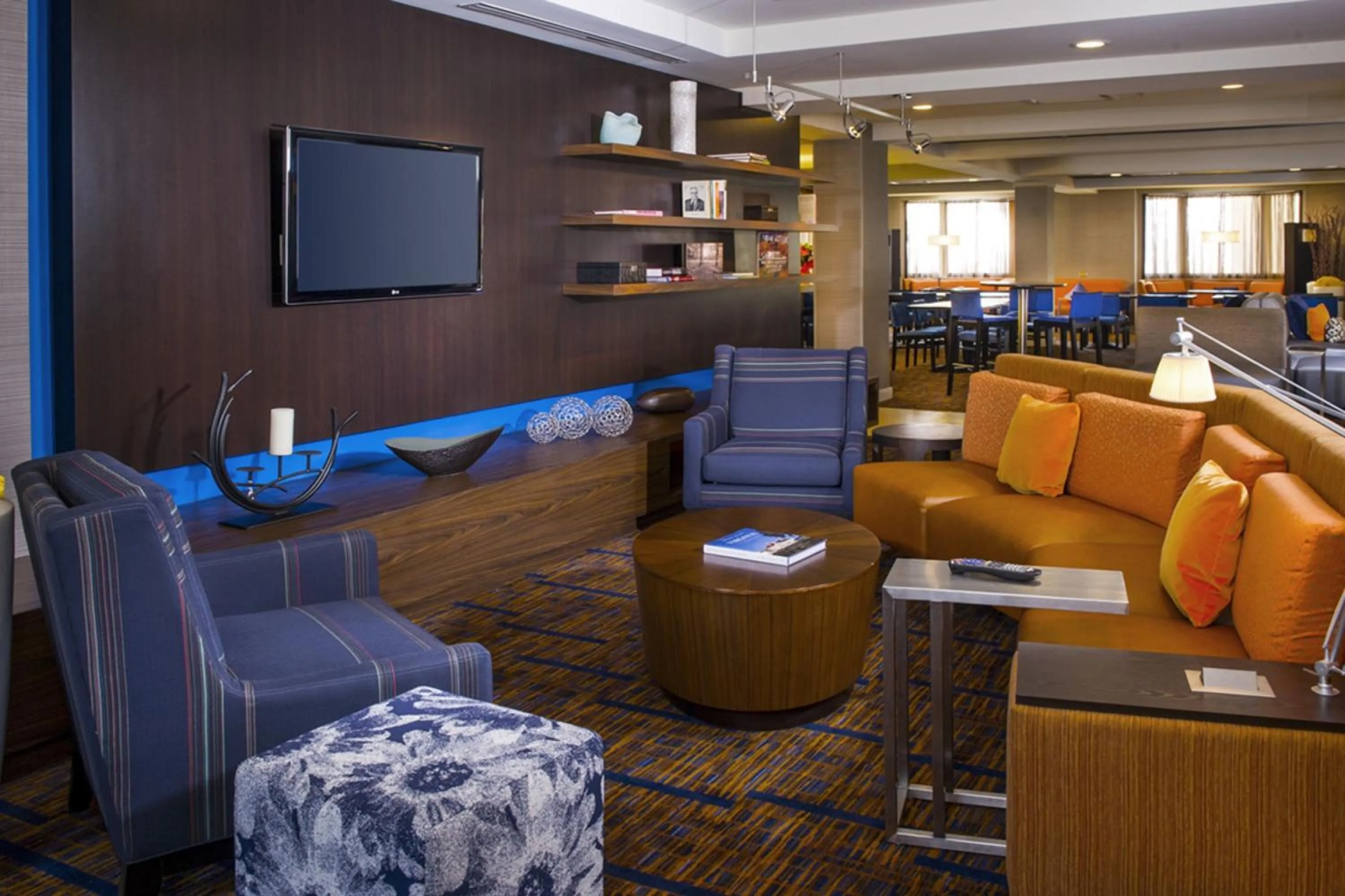 Lobby or reception in Courtyard by Marriott Richmond Northwest