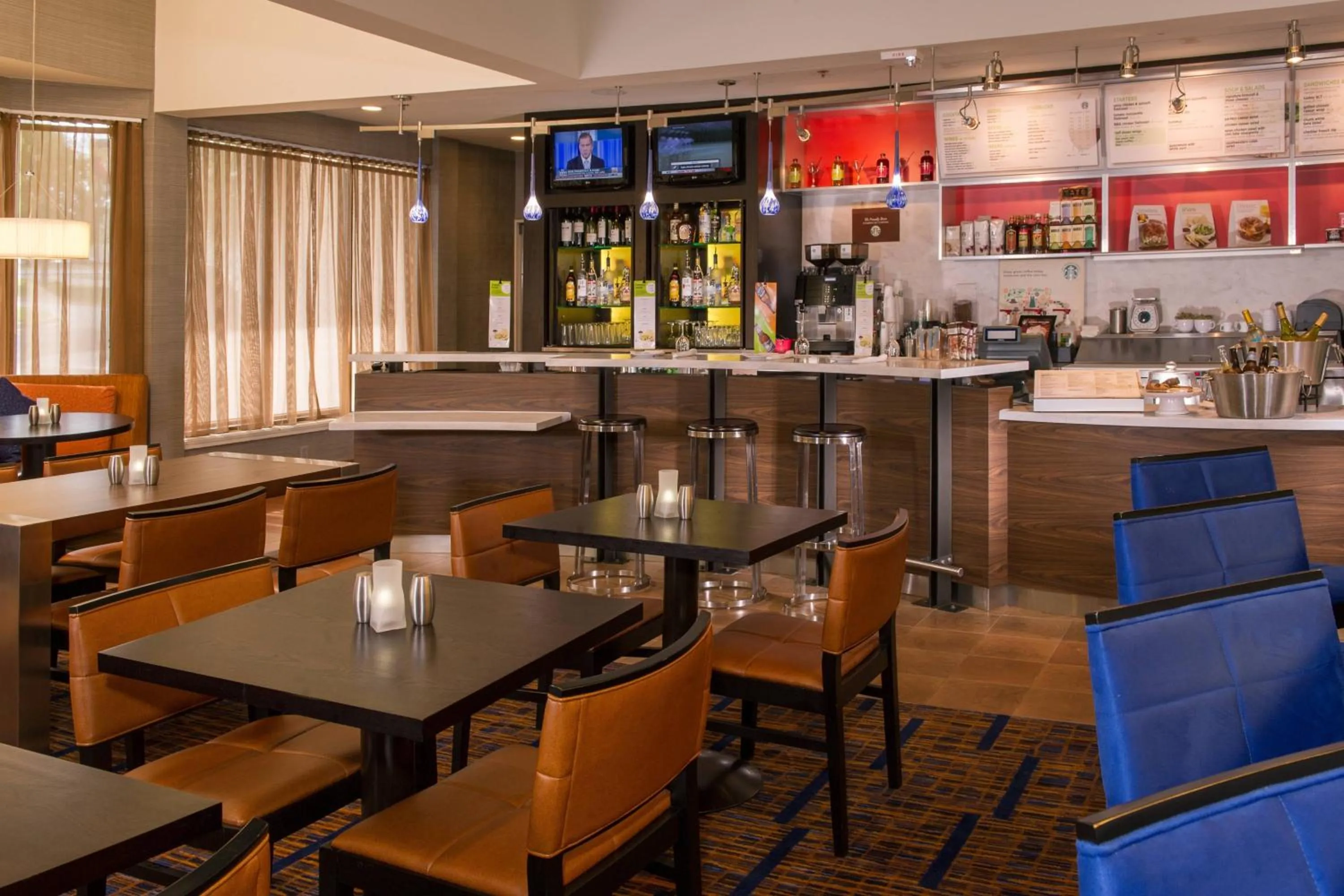 Restaurant/places to eat in Courtyard by Marriott Richmond West