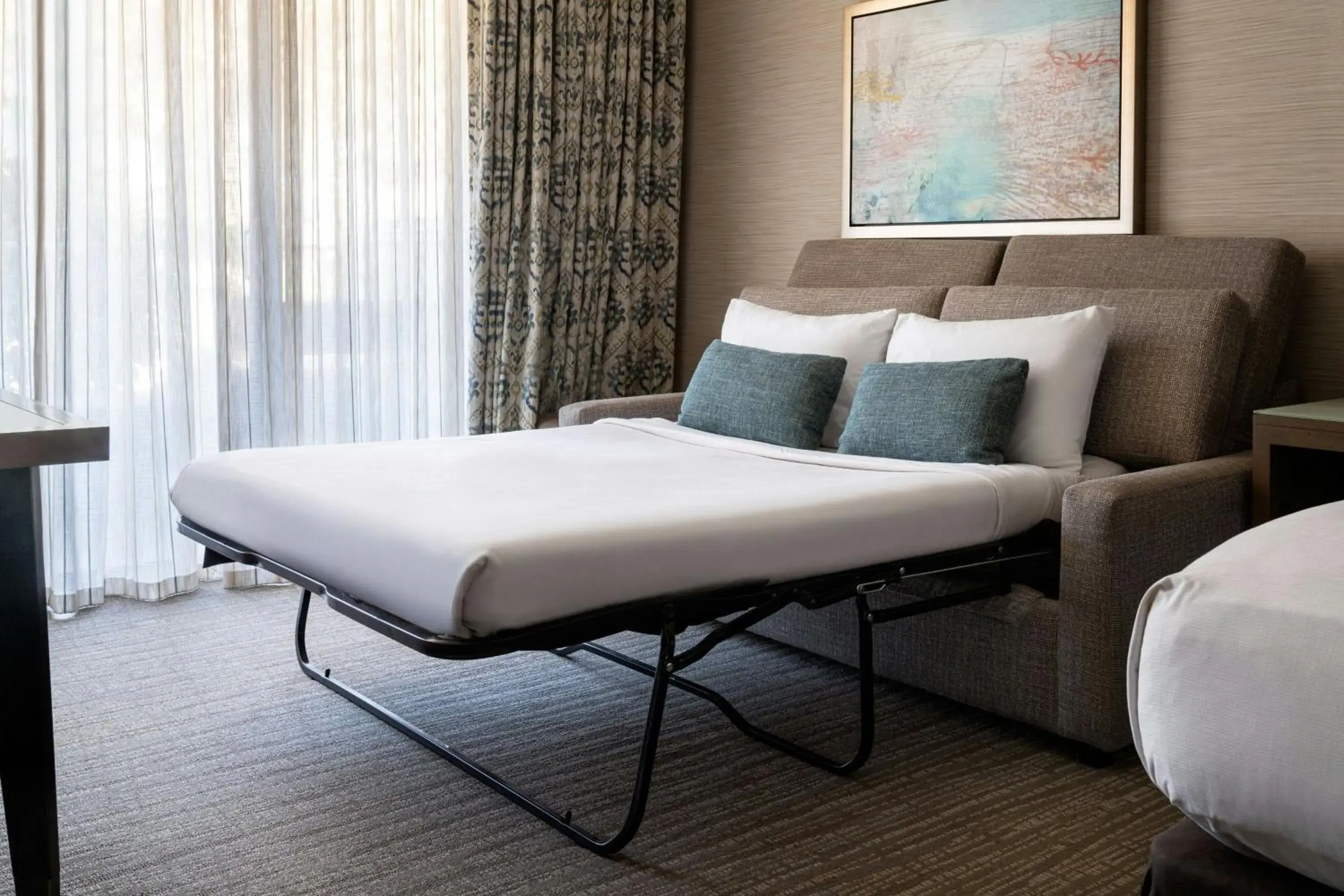 Guest room, 1 King, Sofa bed, Pool view in Coronado Island Marriott Resort & Spa Guest room, 1 King, Sofa bed, Pool view in Coronado Island Marriott Resort & Spa