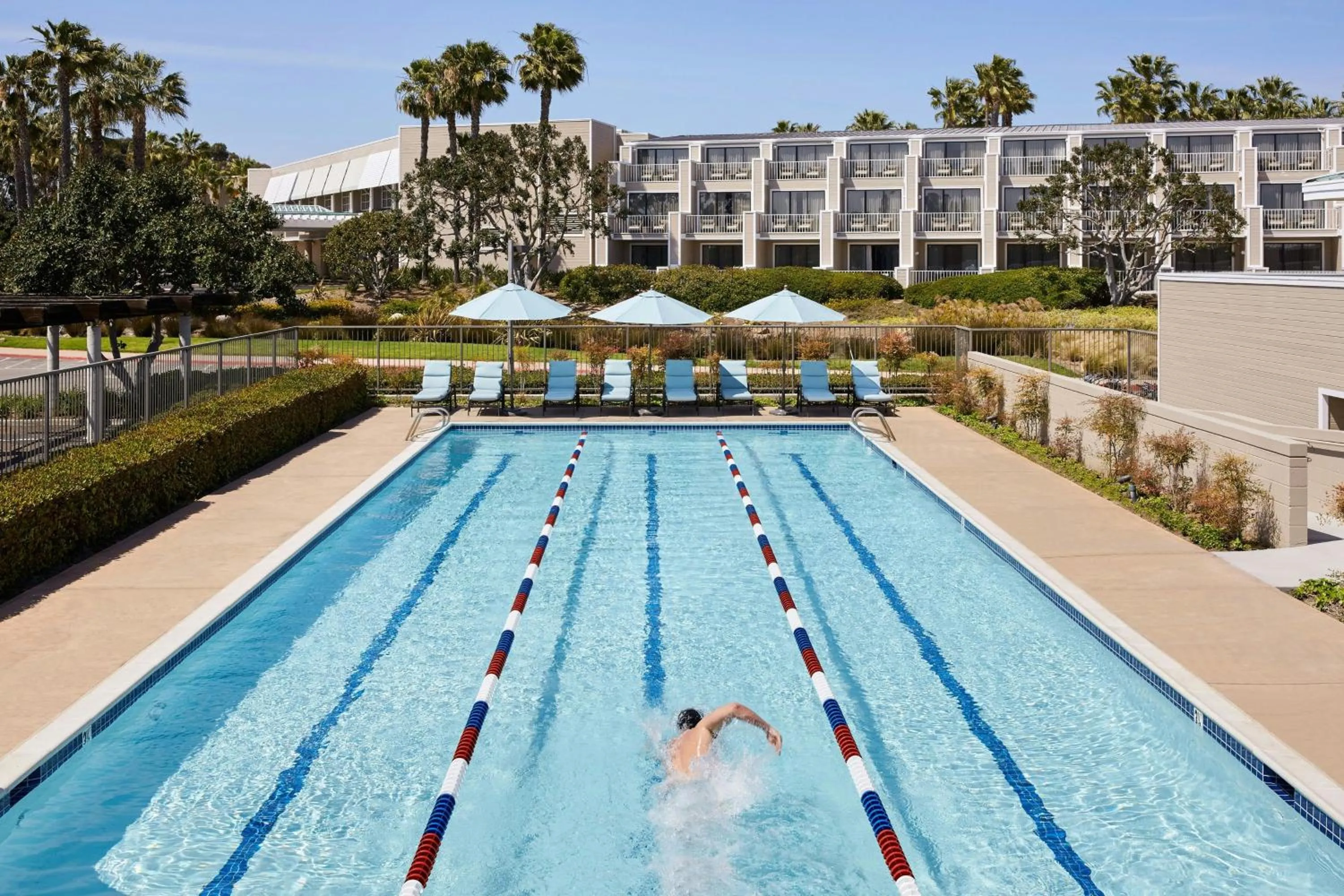 Swimming pool in Coronado Island Marriott Resort & Spa
