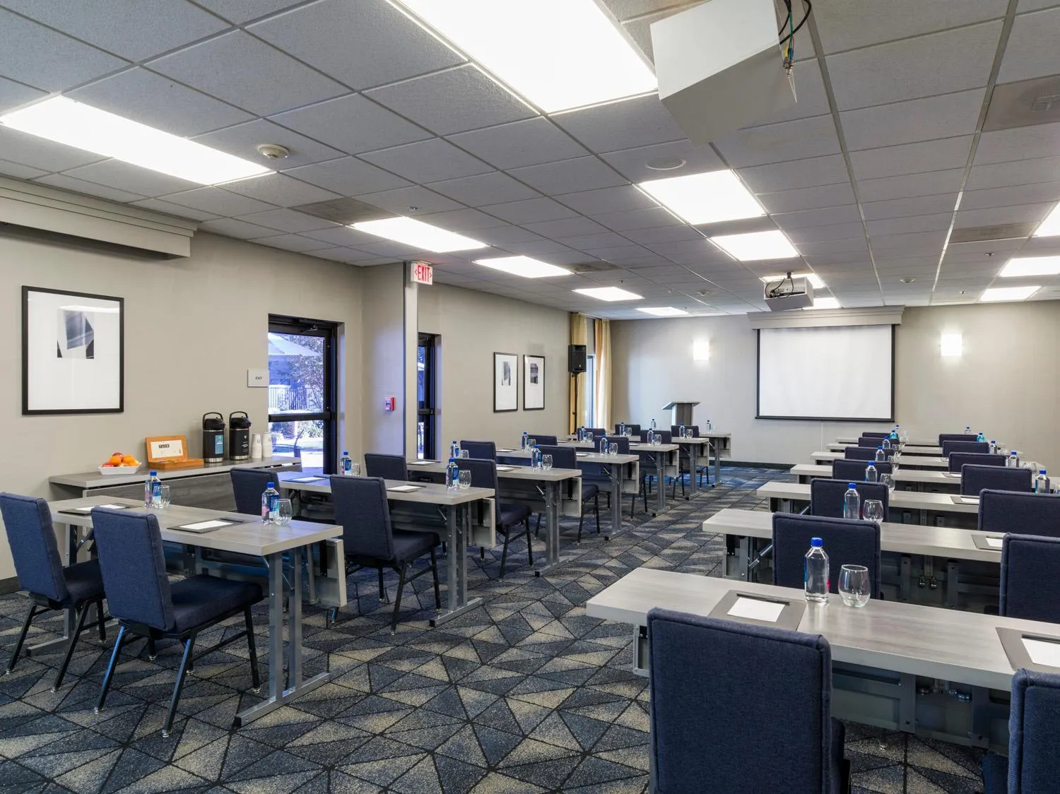 Meeting/conference room in Courtyard Sacramento Airport Natomas