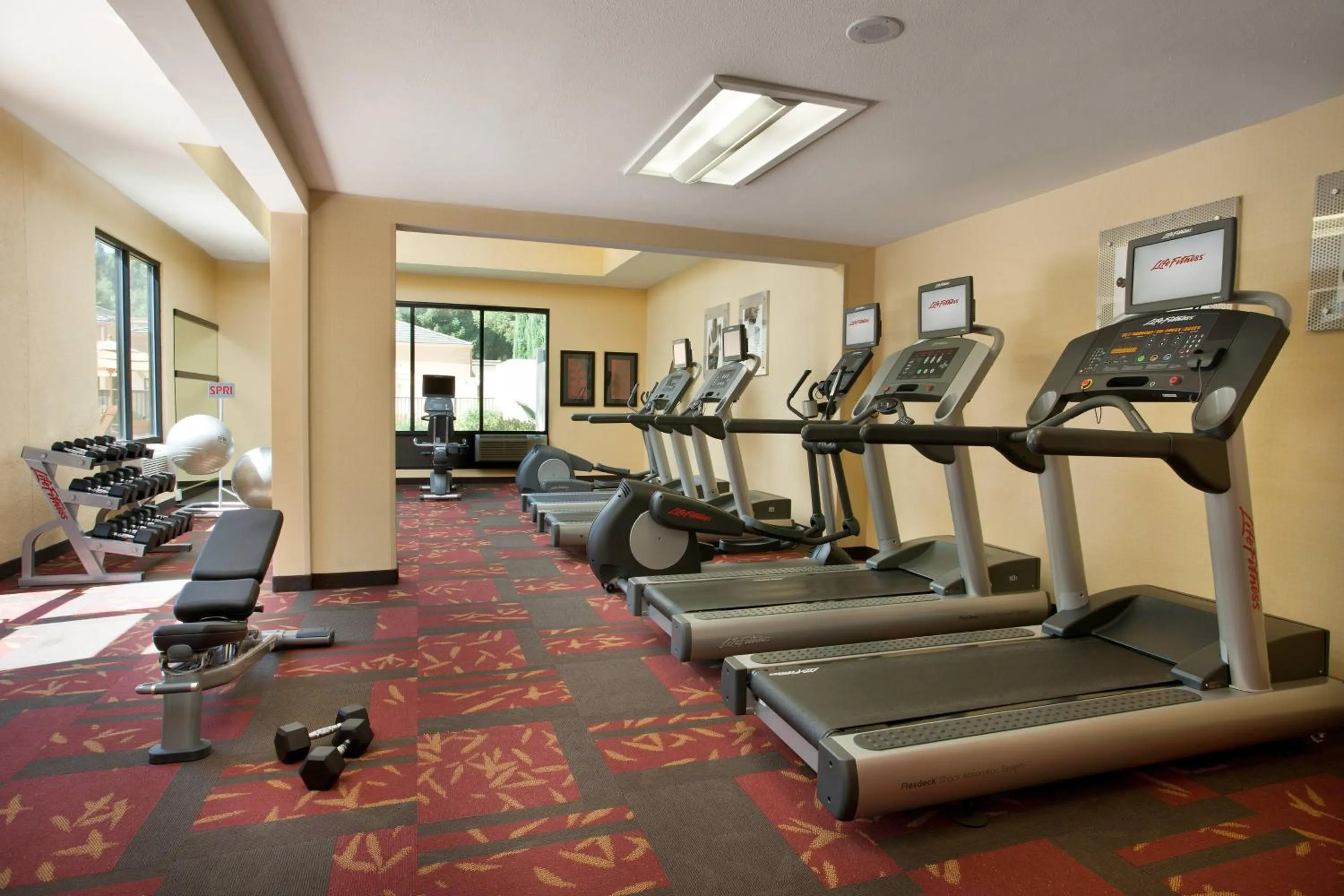 Fitness centre/facilities in Courtyard Sacramento Airport Natomas
