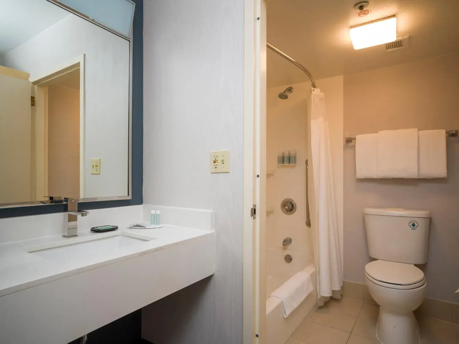 1 Bedroom 2 room Suite, 2 Doubles in Courtyard Sacramento Airport Natomas 1 Bedroom 2 room Suite, 2 Doubles in Courtyard Sacramento Airport Natomas