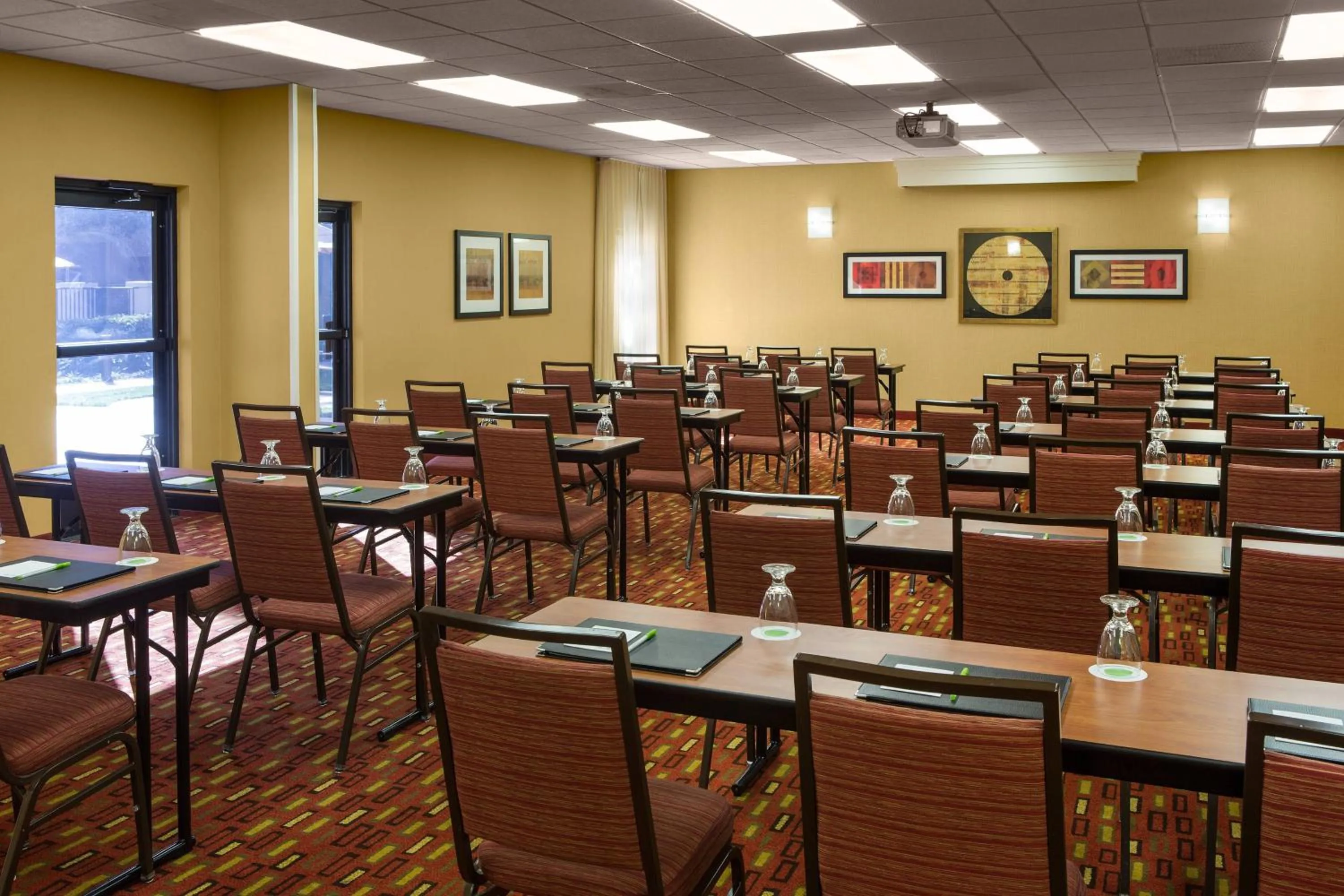 Meeting/conference room in Courtyard Sacramento Airport Natomas