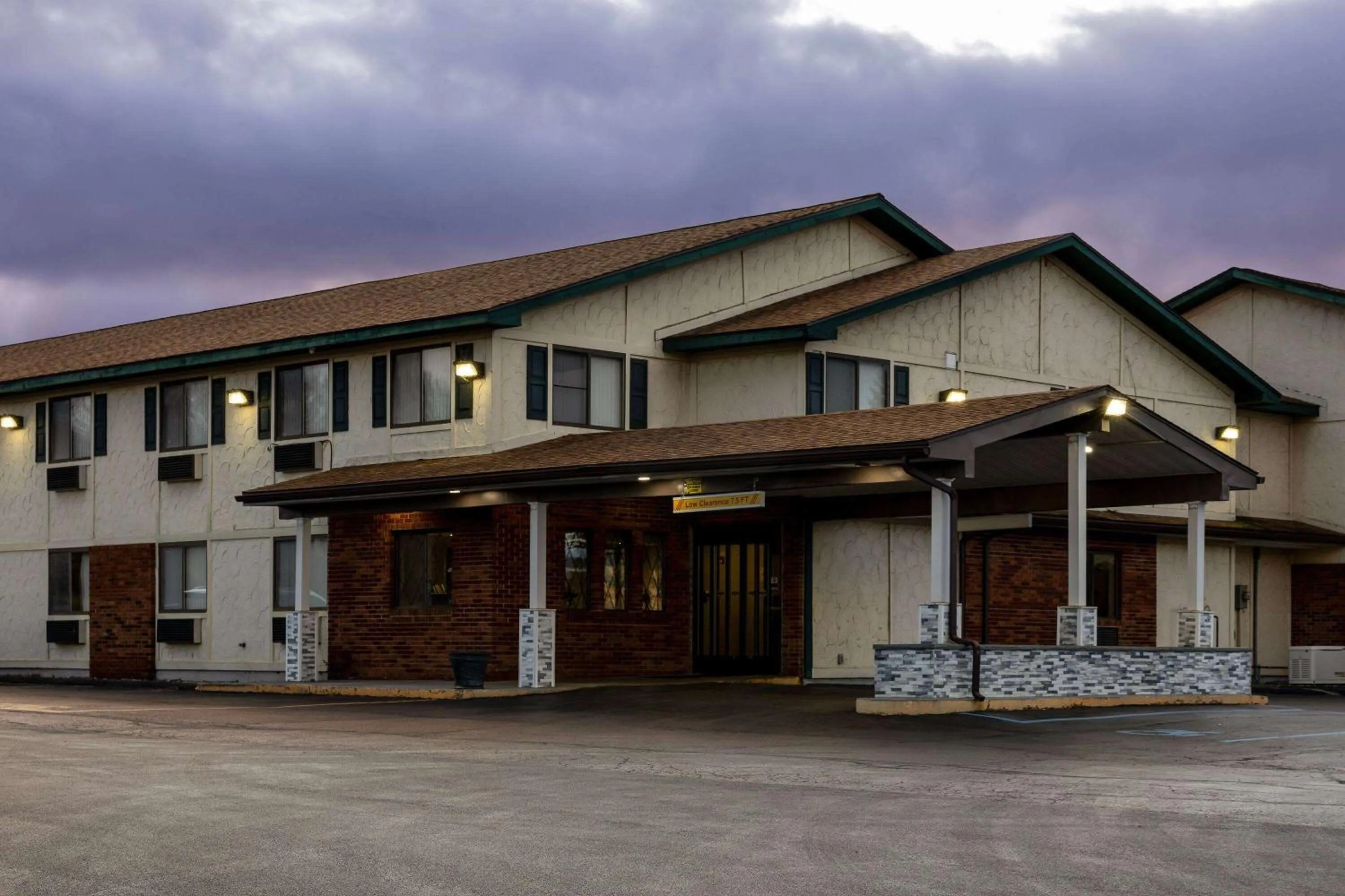 Property building in Super 8 by Wyndham Amsterdam