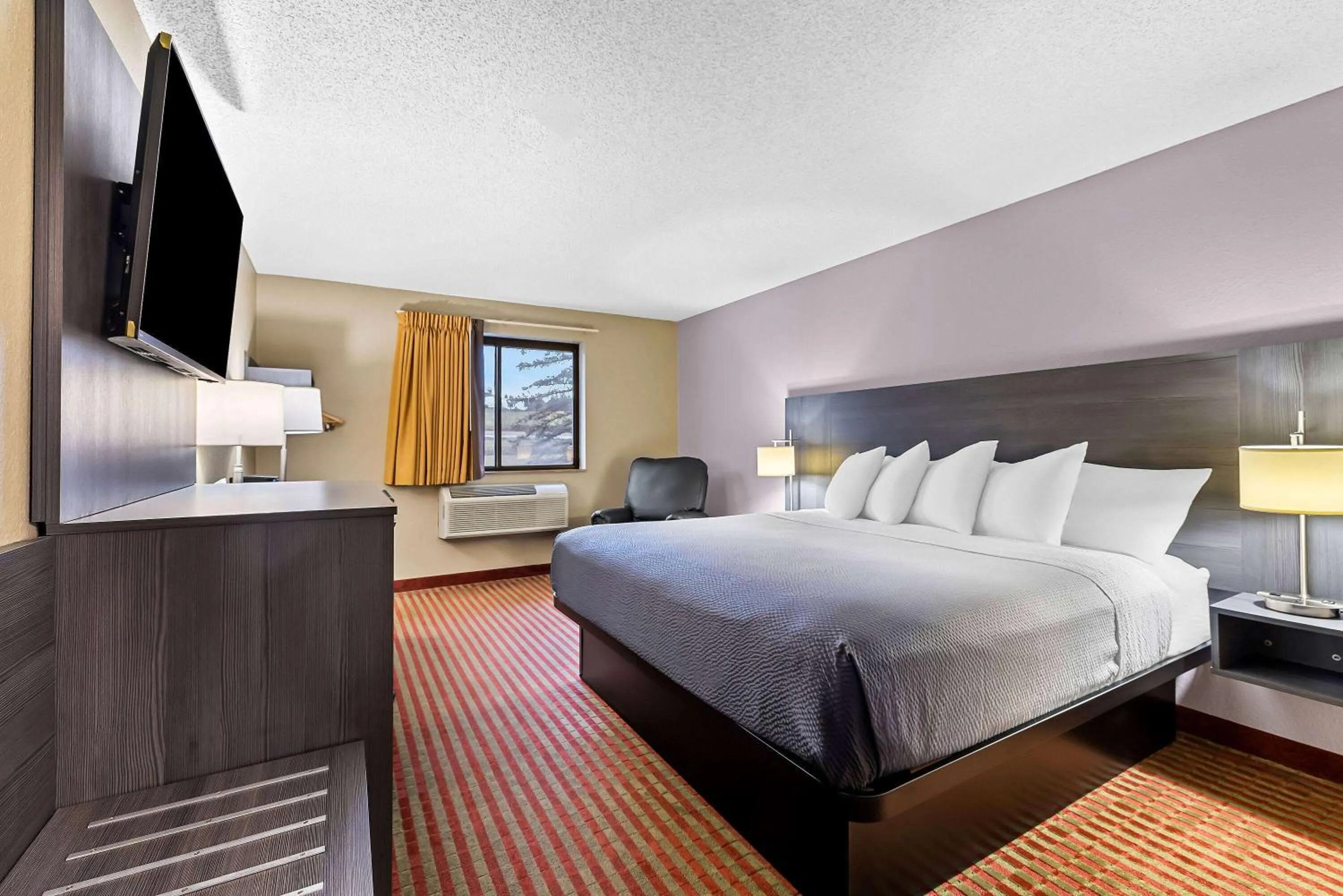 Bed in Super 8 by Wyndham Amsterdam