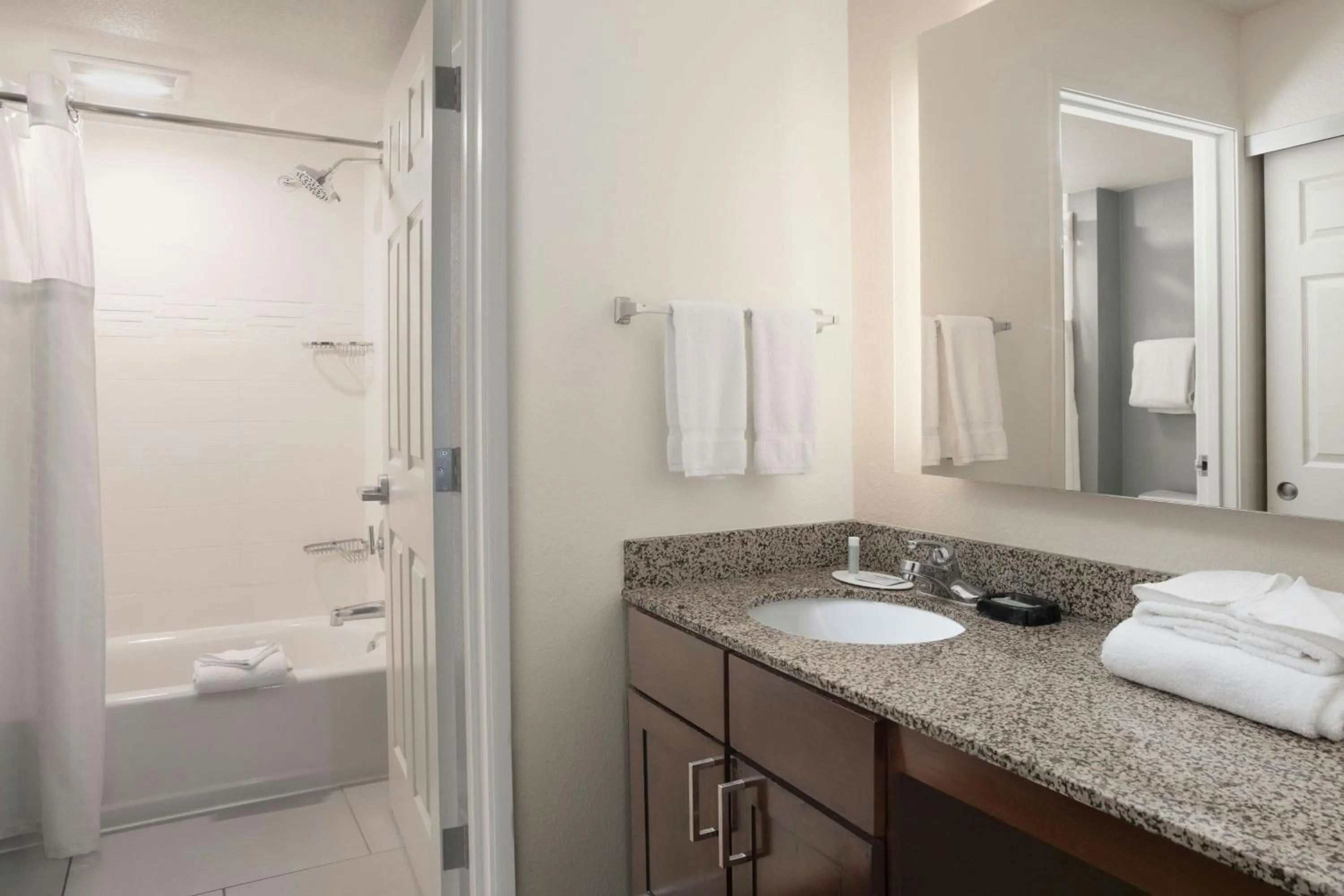 Bathroom in Residence Inn by Marriott San Antonio Airport/Alamo Heights
