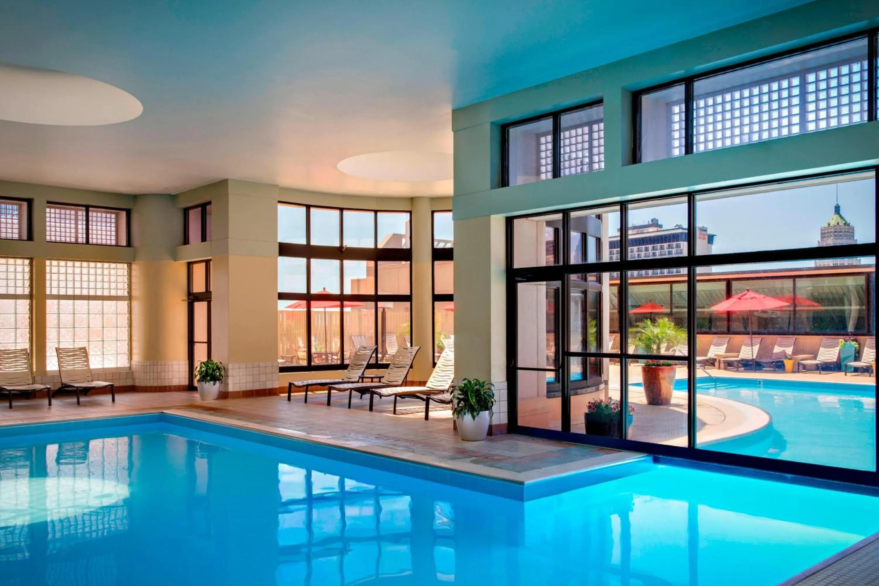 Swimming pool in San Antonio Marriott Rivercenter on the River Walk