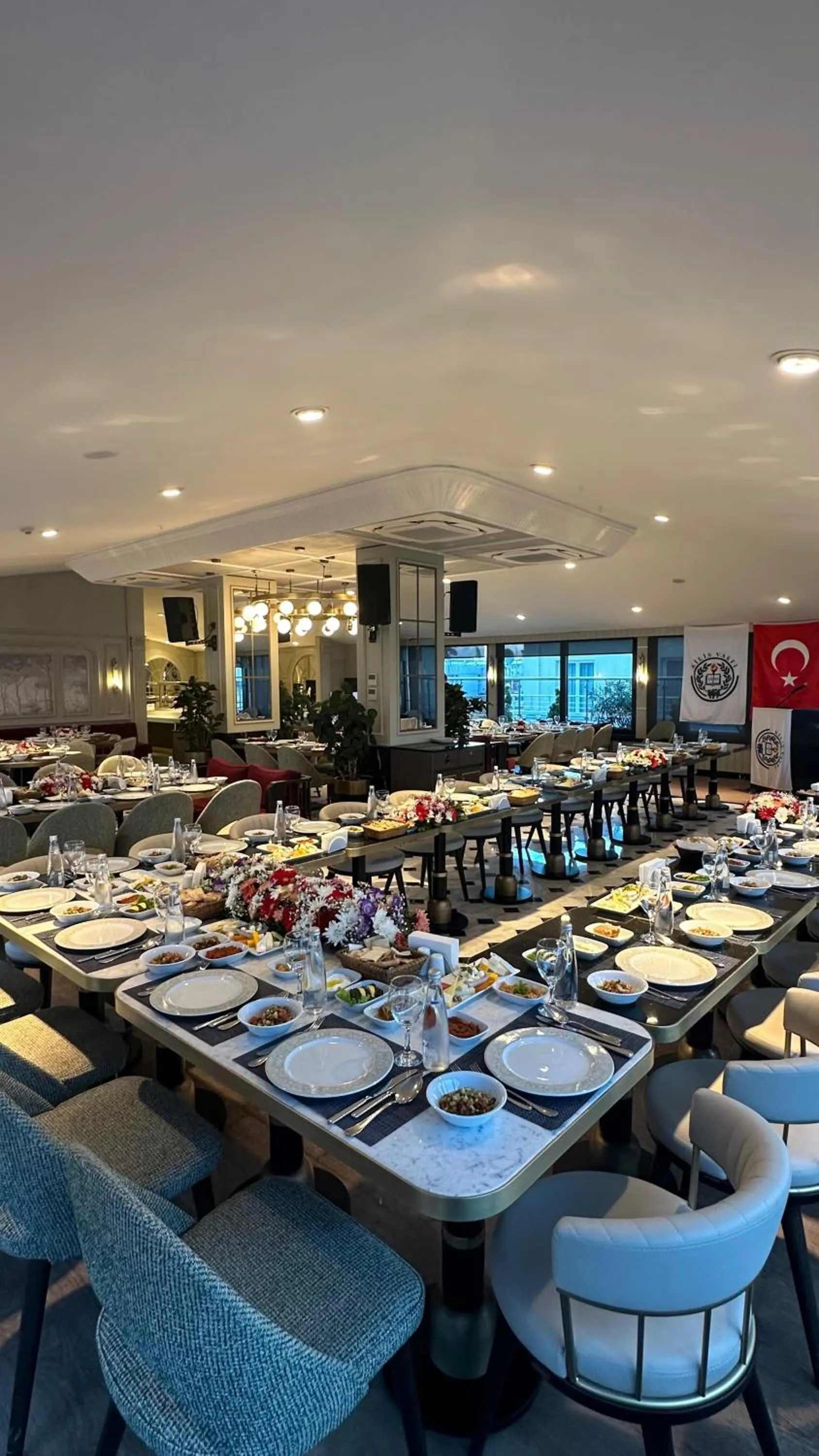 Restaurant/places to eat in AHC Old City Hotel