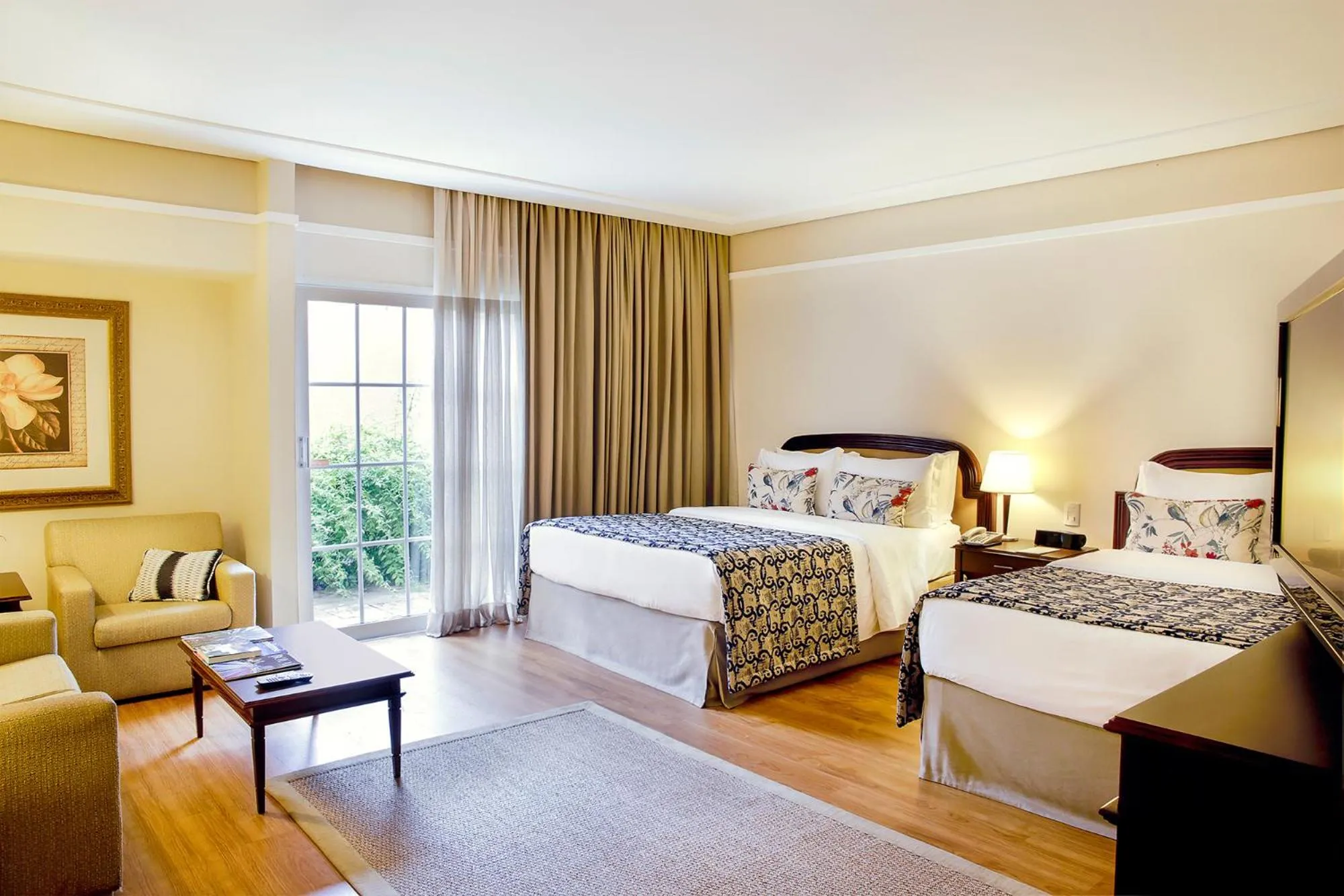 Bed in Royal Palm Plaza Resort