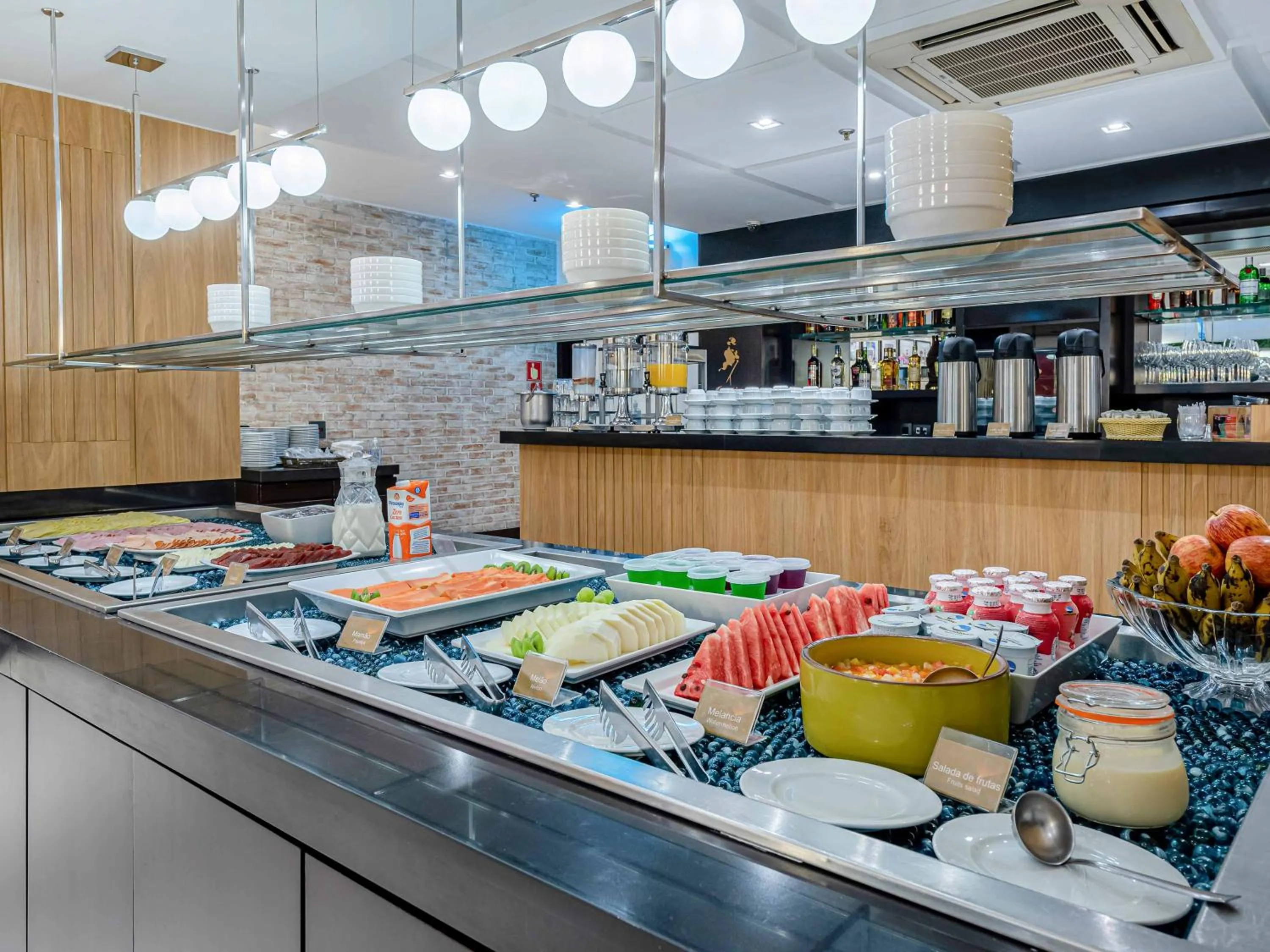 Restaurant/places to eat in Hotel Cassino Tower Campinas Cambuí By Nacional Inn