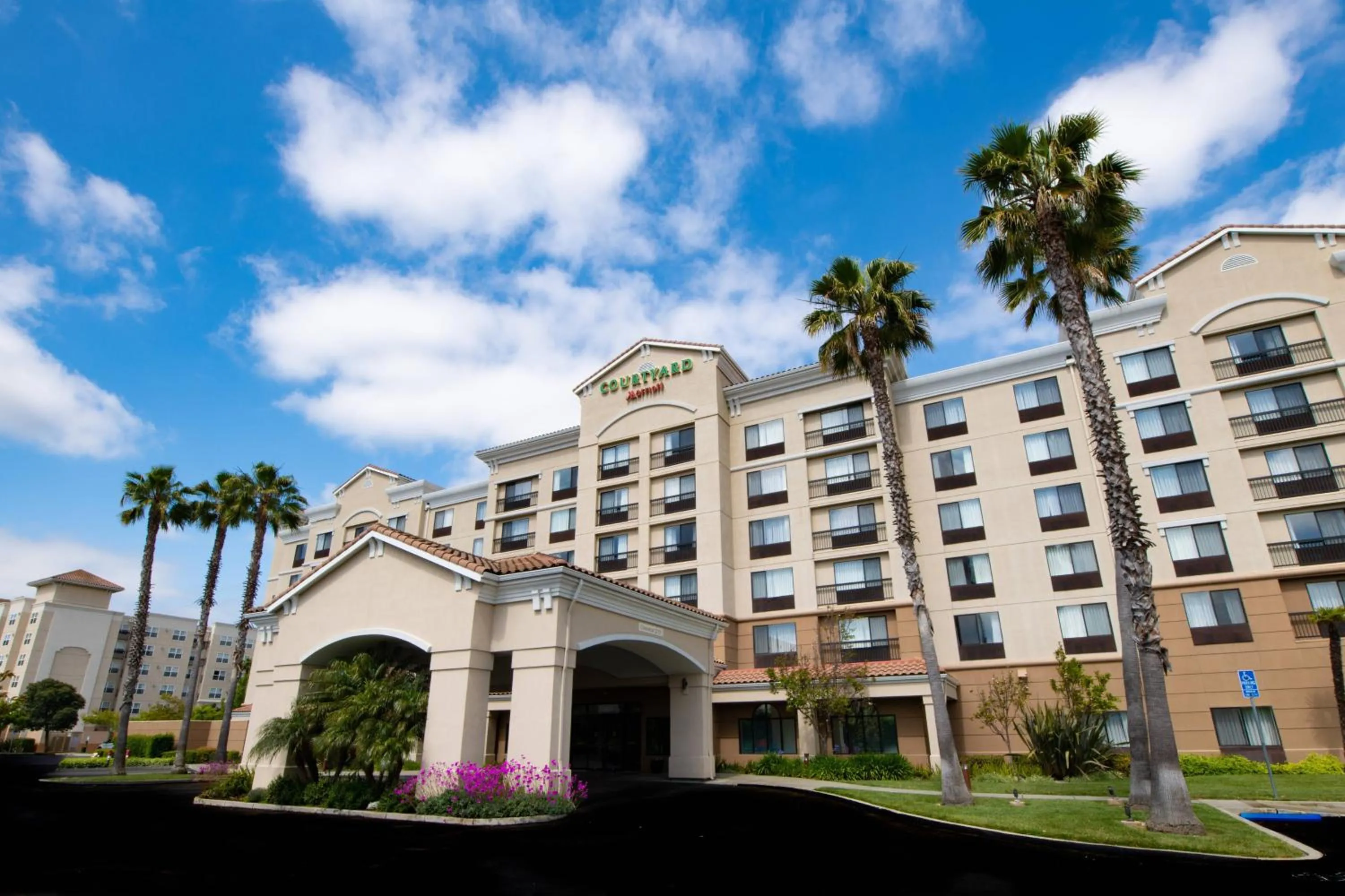 Property building in Courtyard by Marriott Newark Silicon Valley