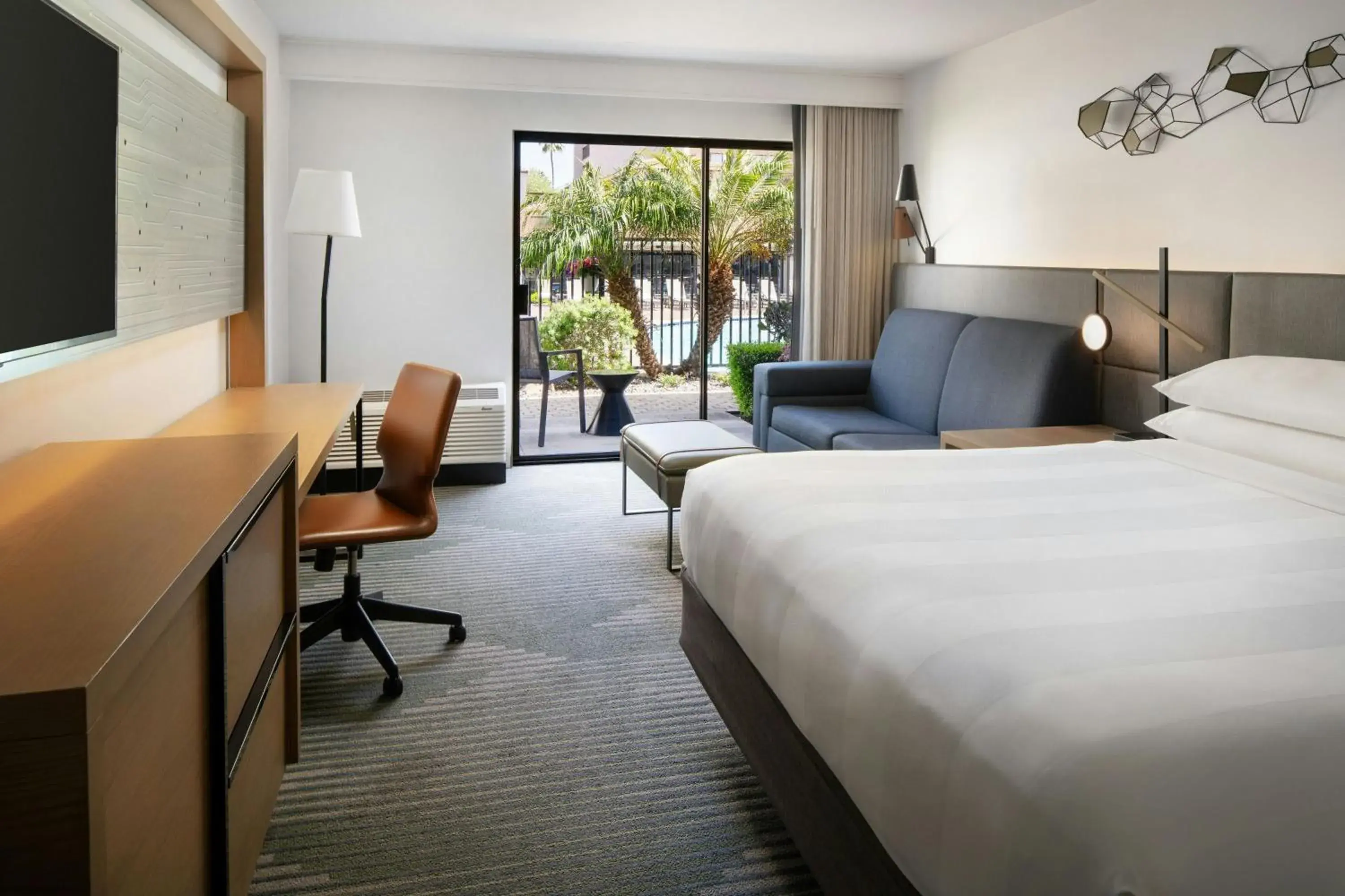 King Room with Sofa Bed and Pool View in Santa Clara Marriott King Room with Sofa Bed and Pool View in Santa Clara Marriott