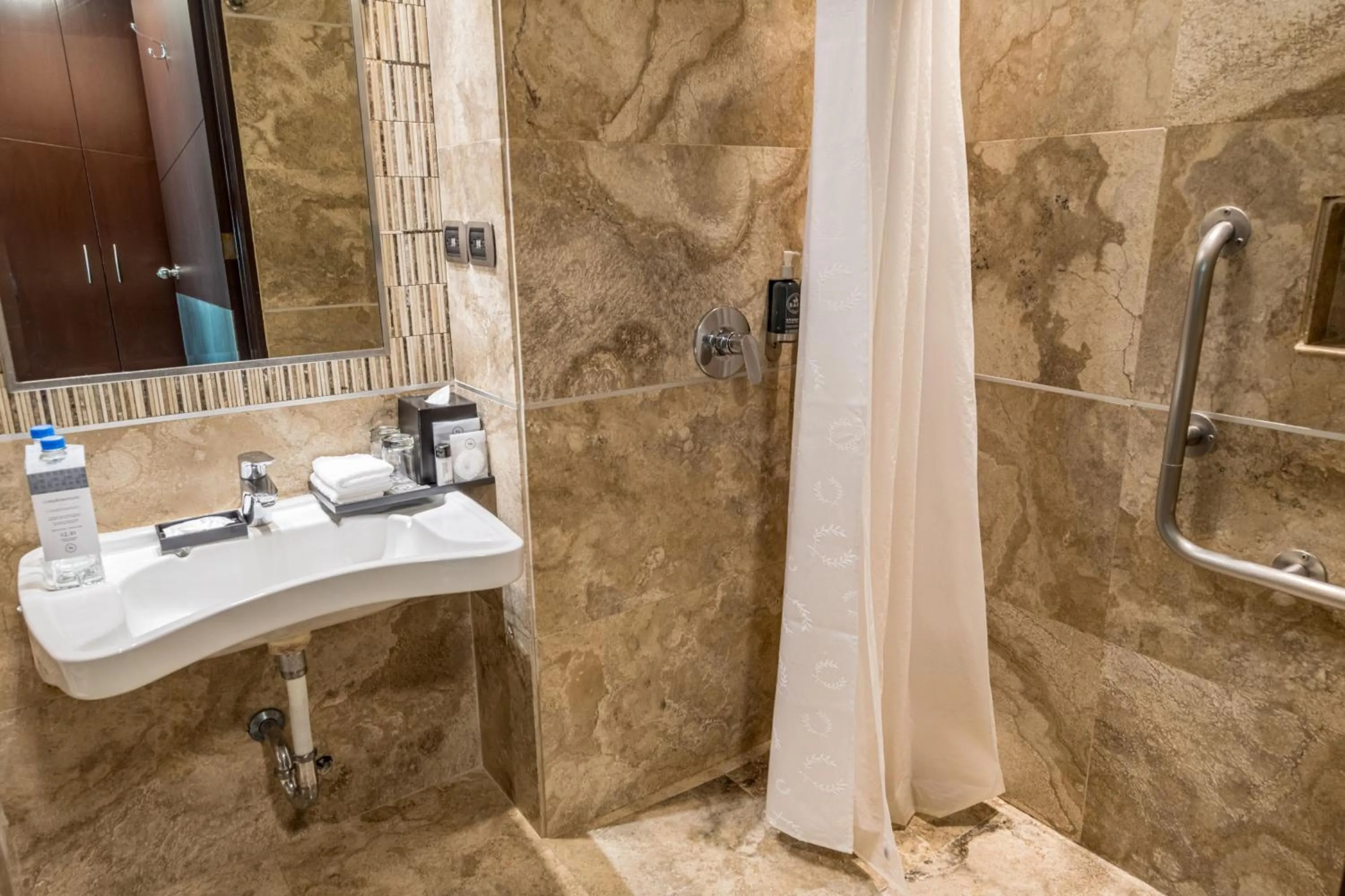 Bathroom in Sheraton Guayaquil