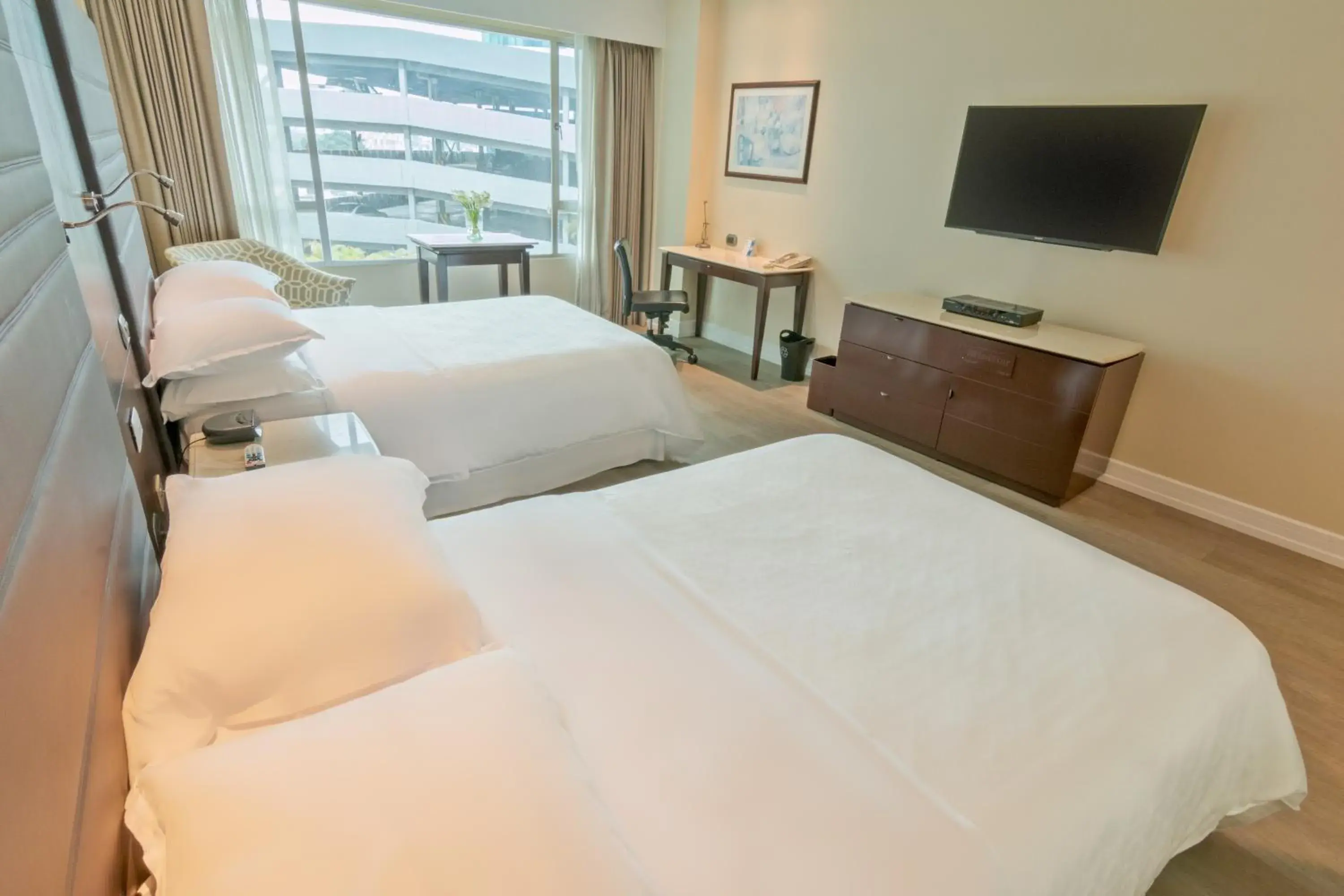 Classic Double Room with Two Double Beds in Sheraton Guayaquil Classic Double Room with Two Double Beds in Sheraton Guayaquil