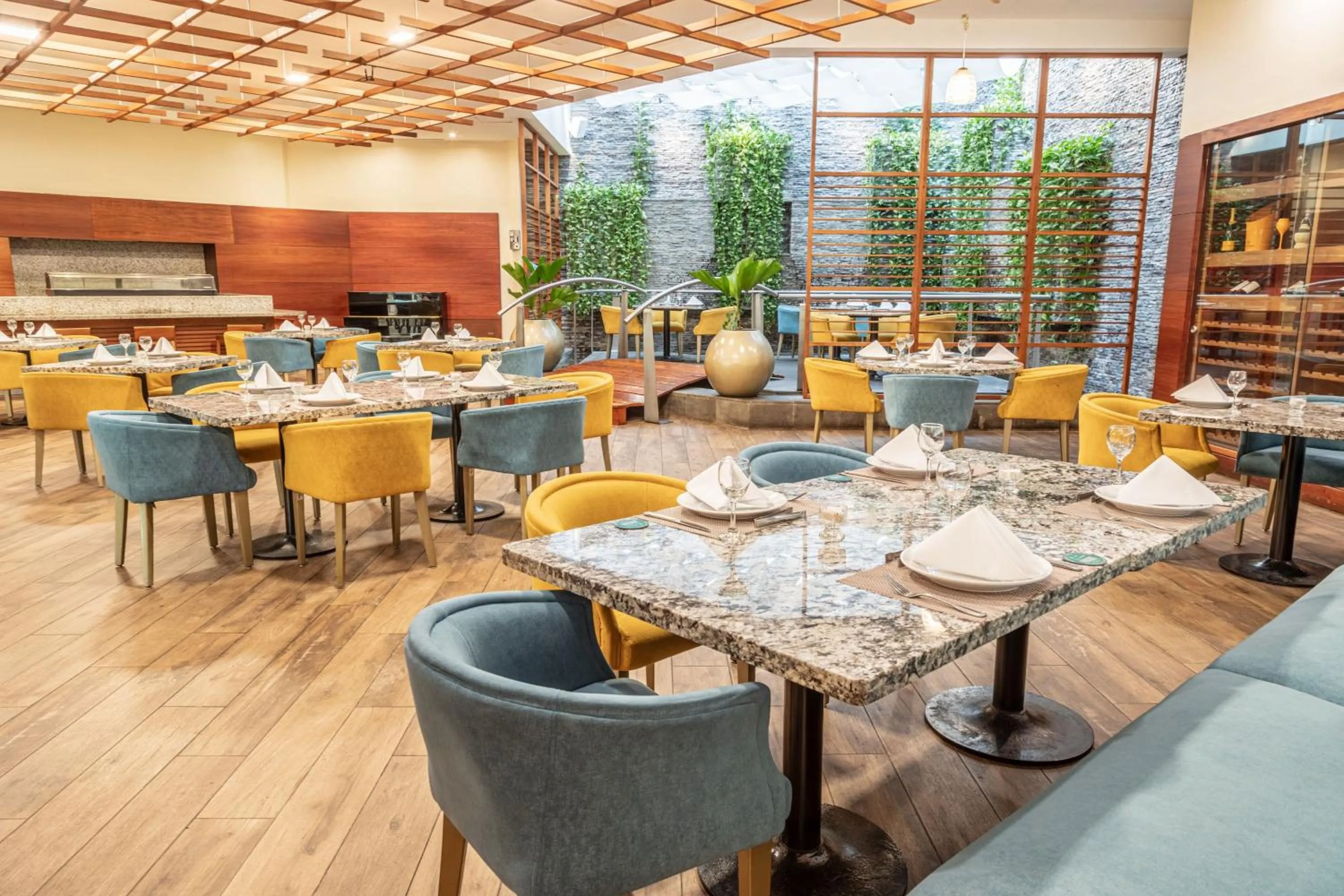 Restaurant/places to eat in Sheraton Guayaquil