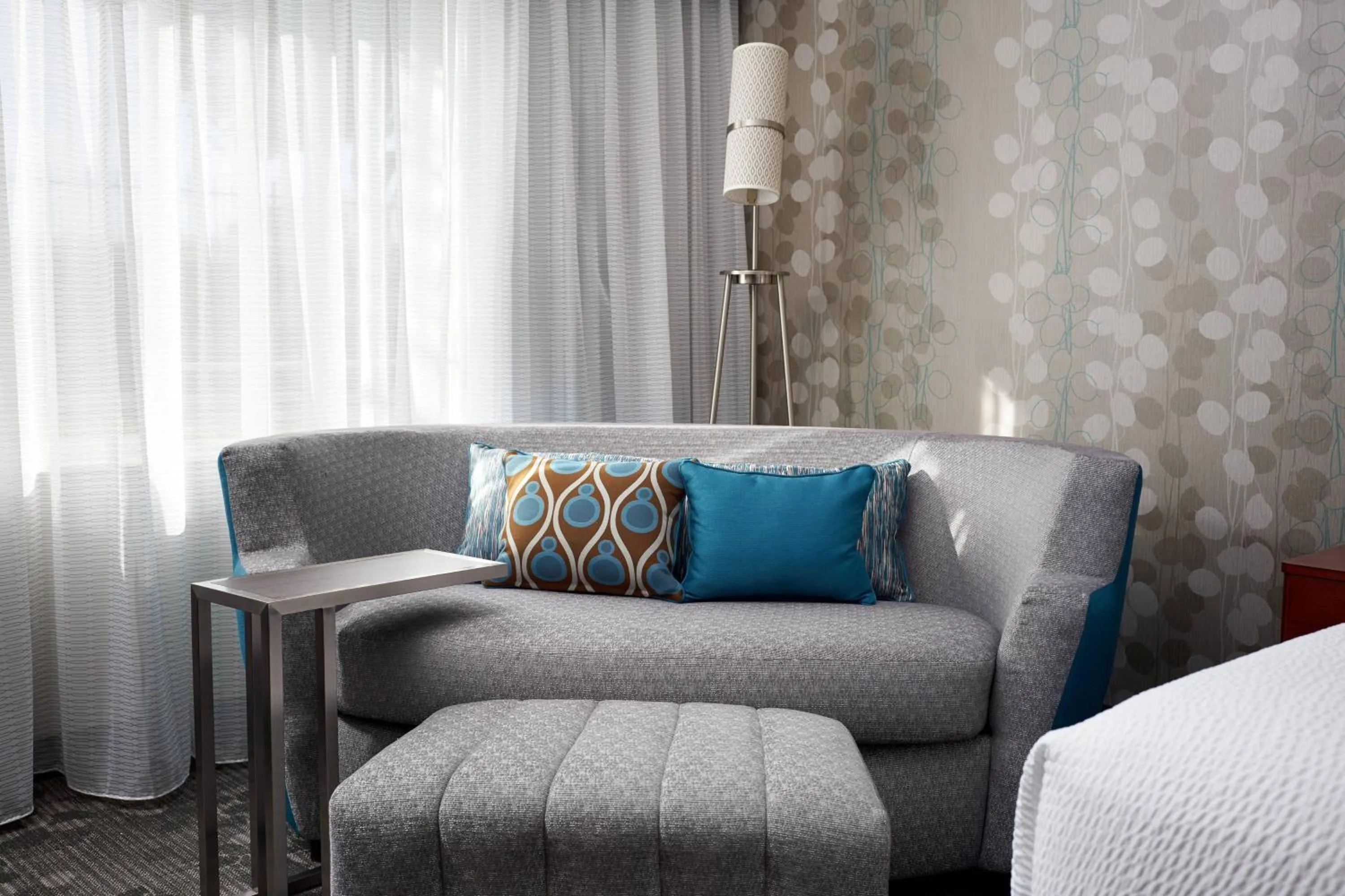 Photo of the whole room in Courtyard Milpitas Silicon Valley