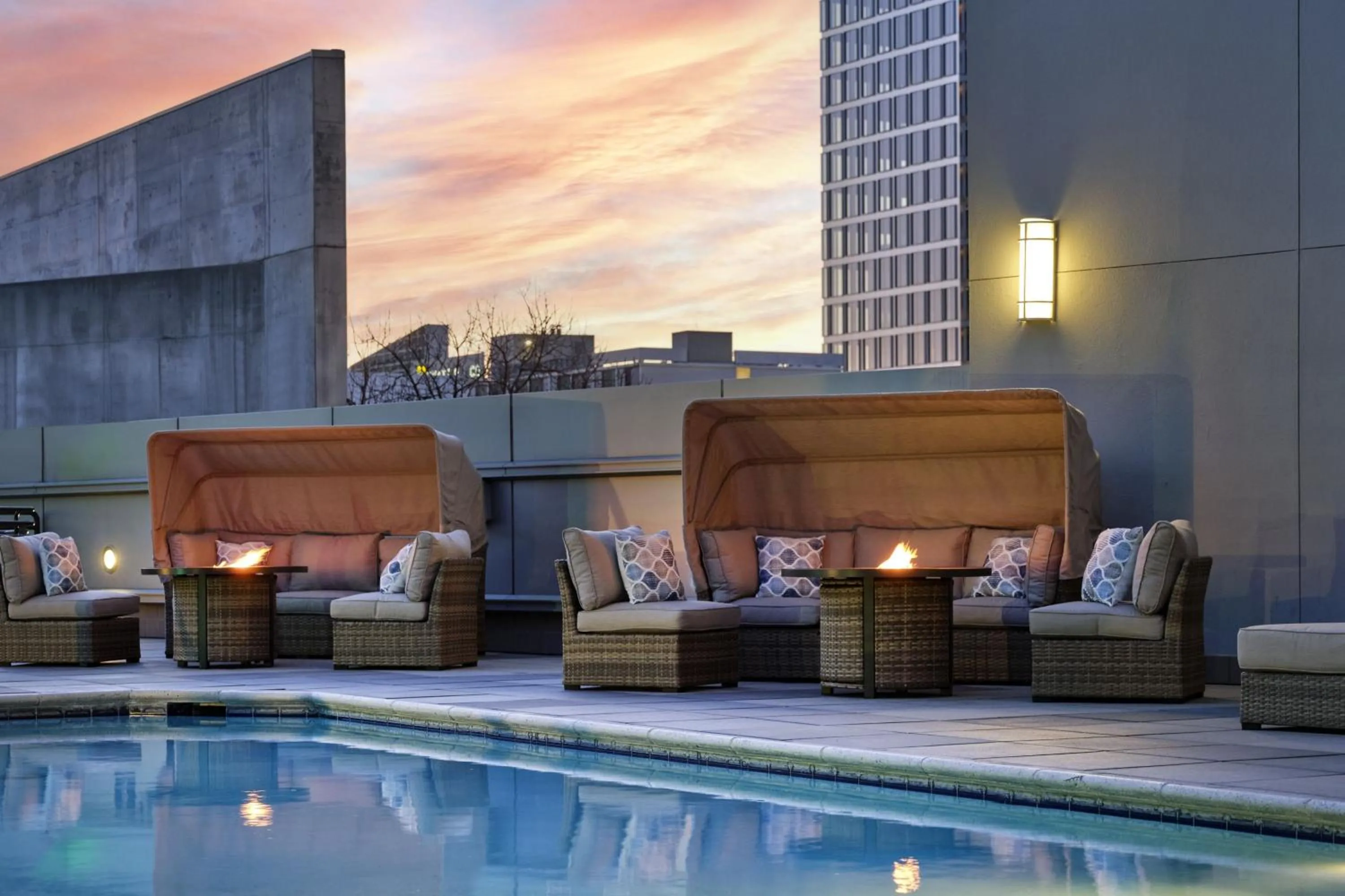 Swimming pool in San Jose Marriott