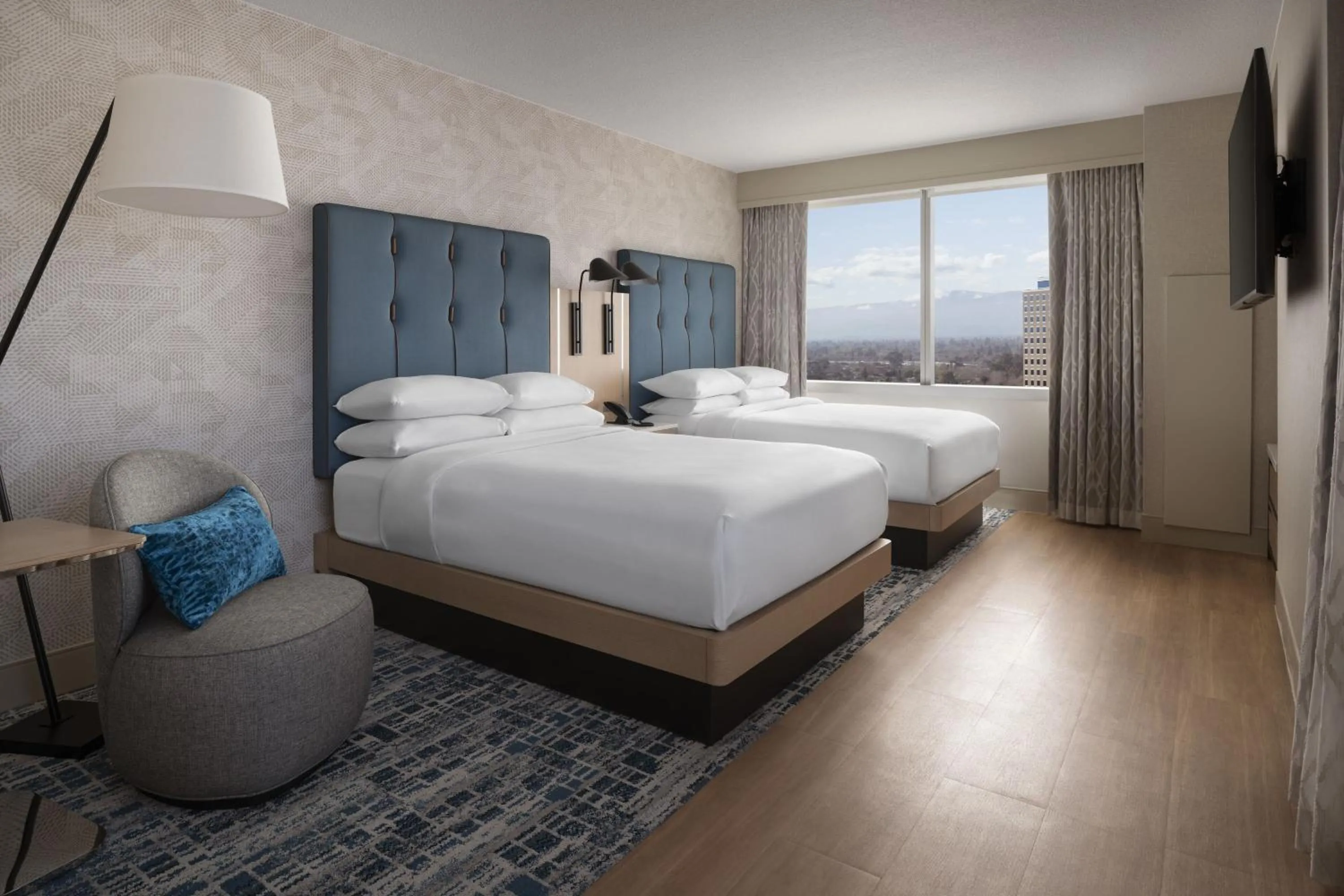 Photo of the whole room, Bed in San Jose Marriott