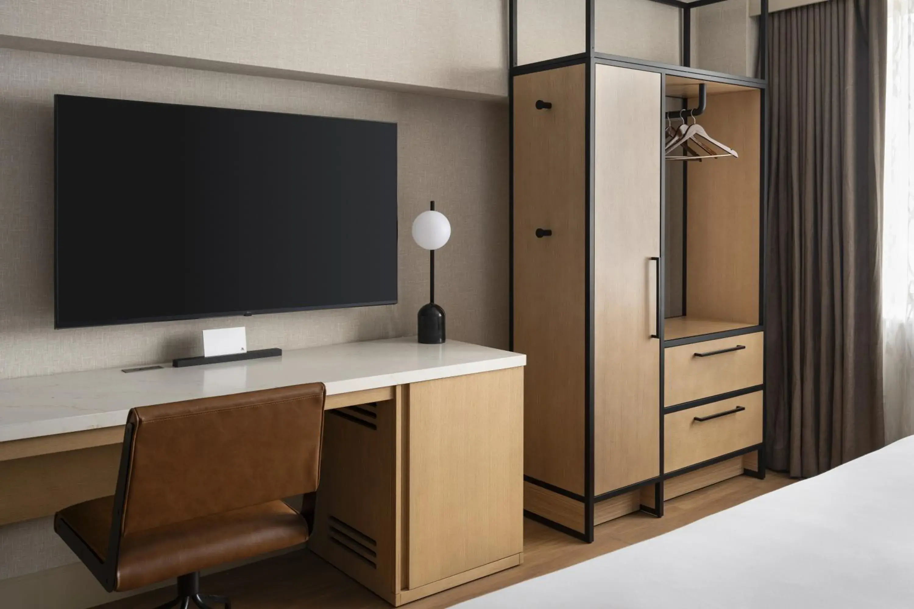 King Room with Adapted Tub - Mobility and Hearing Accessible in San Jose Marriott King Room with Adapted Tub - Mobility and Hearing Accessible in San Jose Marriott