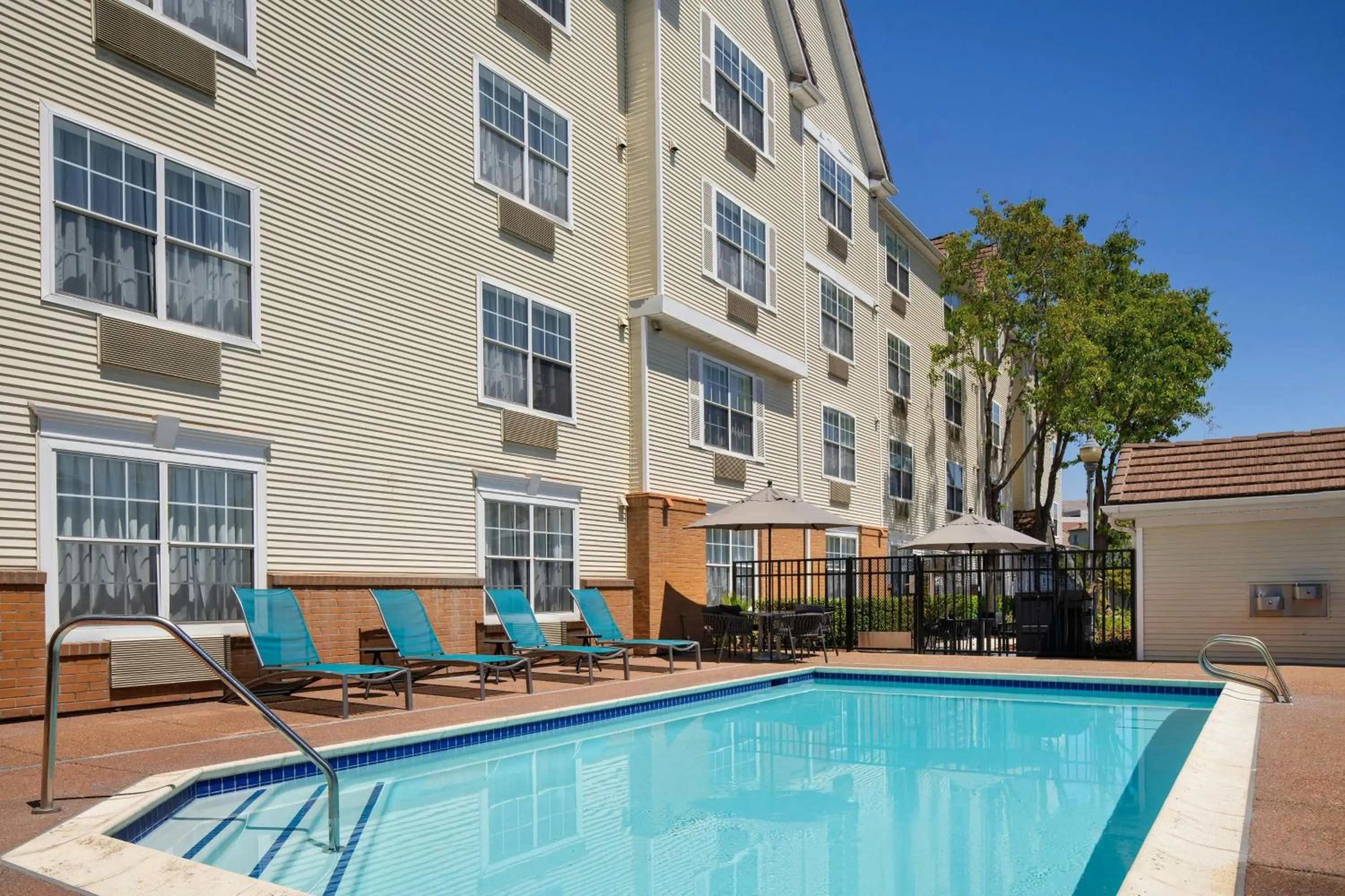 Swimming pool in TownePlace Suites Milpitas Silicon Valley