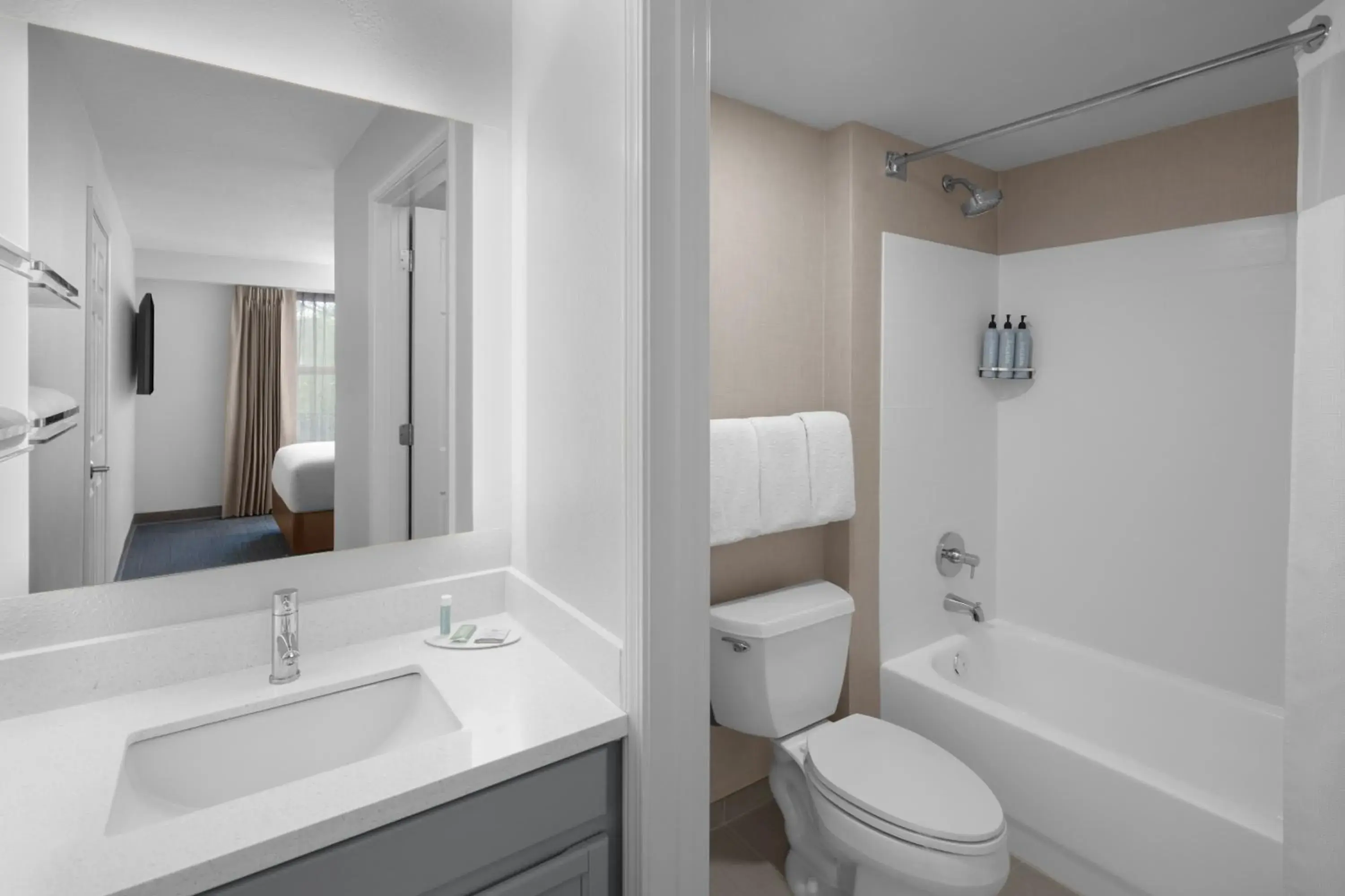 One-Bedroom, 2 Room Suite with Sofa Bed – Hearing Accessible in Residence Inn Salt Lake City Cottonwood One-Bedroom, 2 Room Suite with Sofa Bed – Hearing Accessible in Residence Inn Salt Lake City Cottonwood