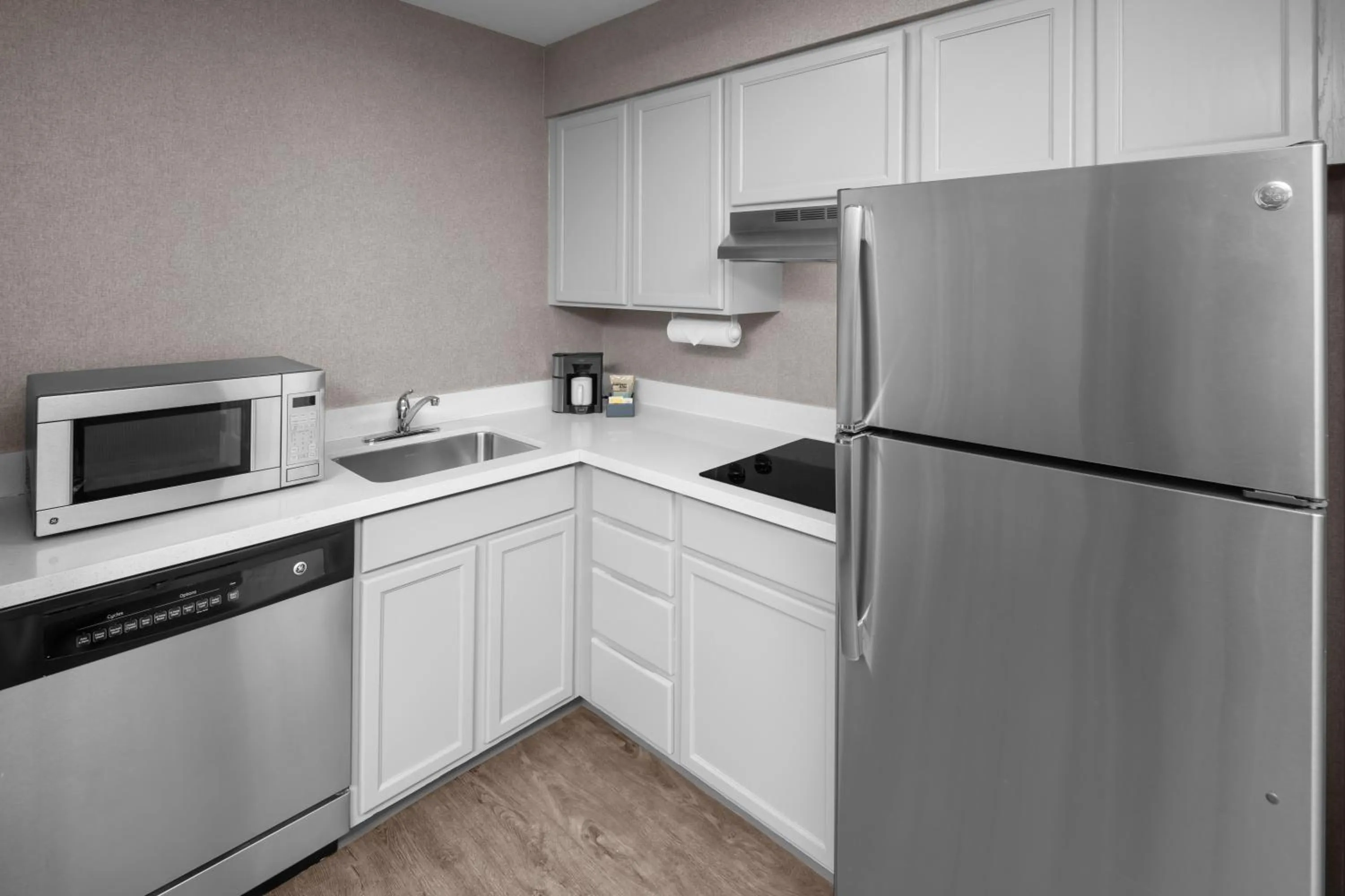 kitchen in Residence Inn Salt Lake City Cottonwood