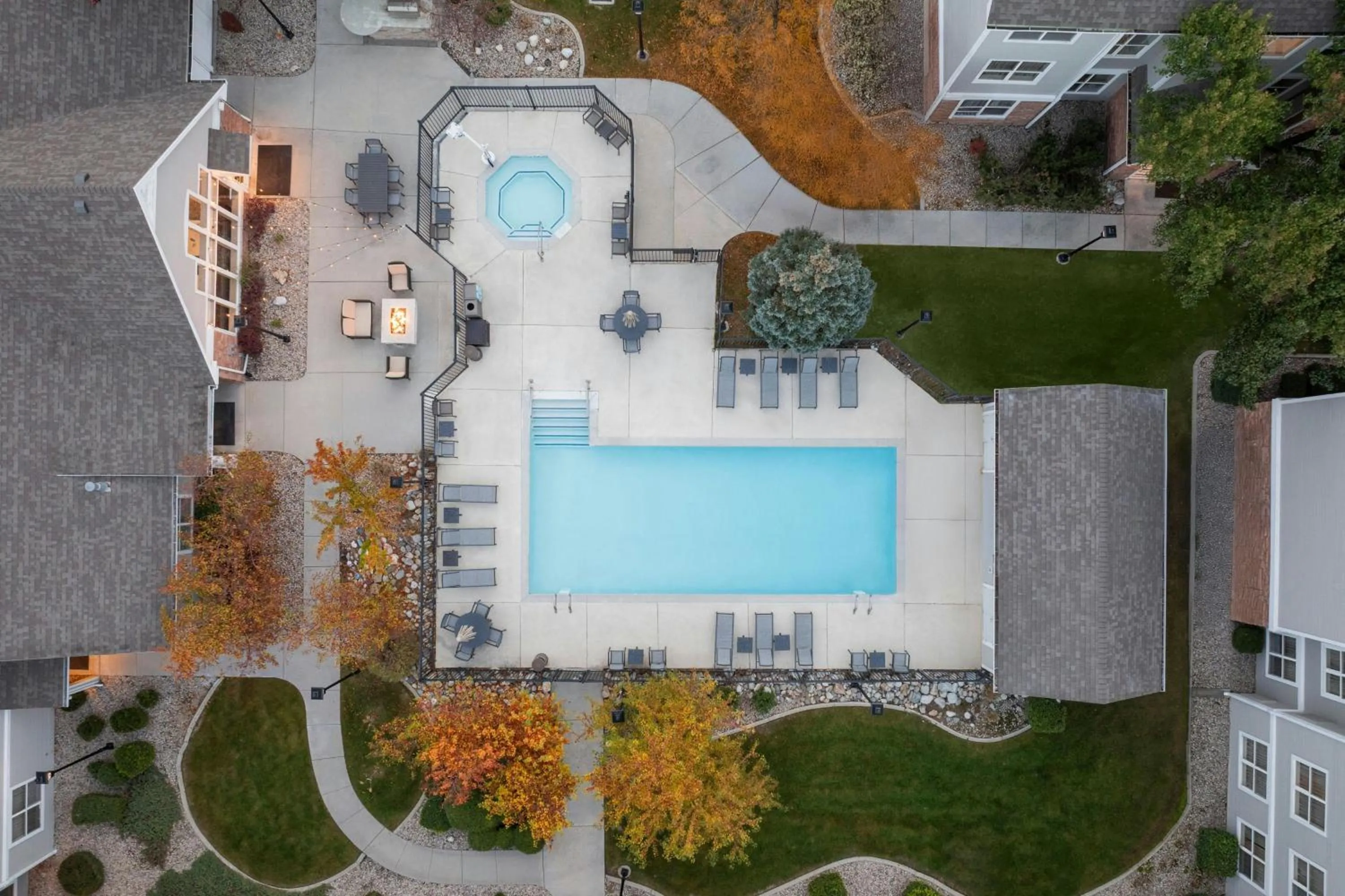Swimming pool in Residence Inn Salt Lake City Cottonwood