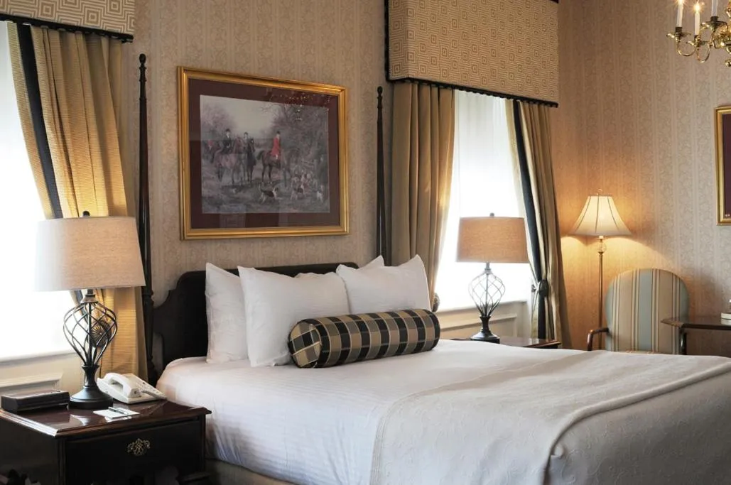 Bed in Molly Pitcher Inn