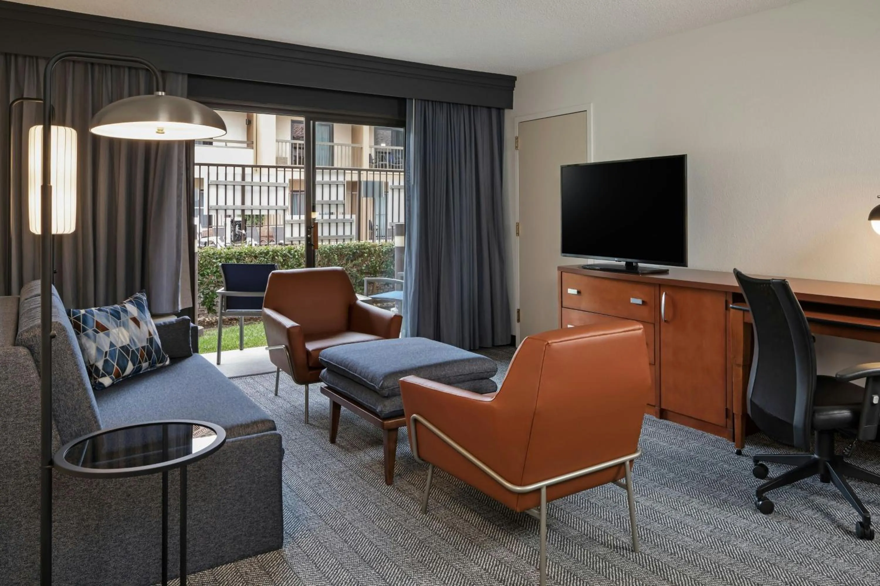 Living room in Courtyard Anaheim Buena Park