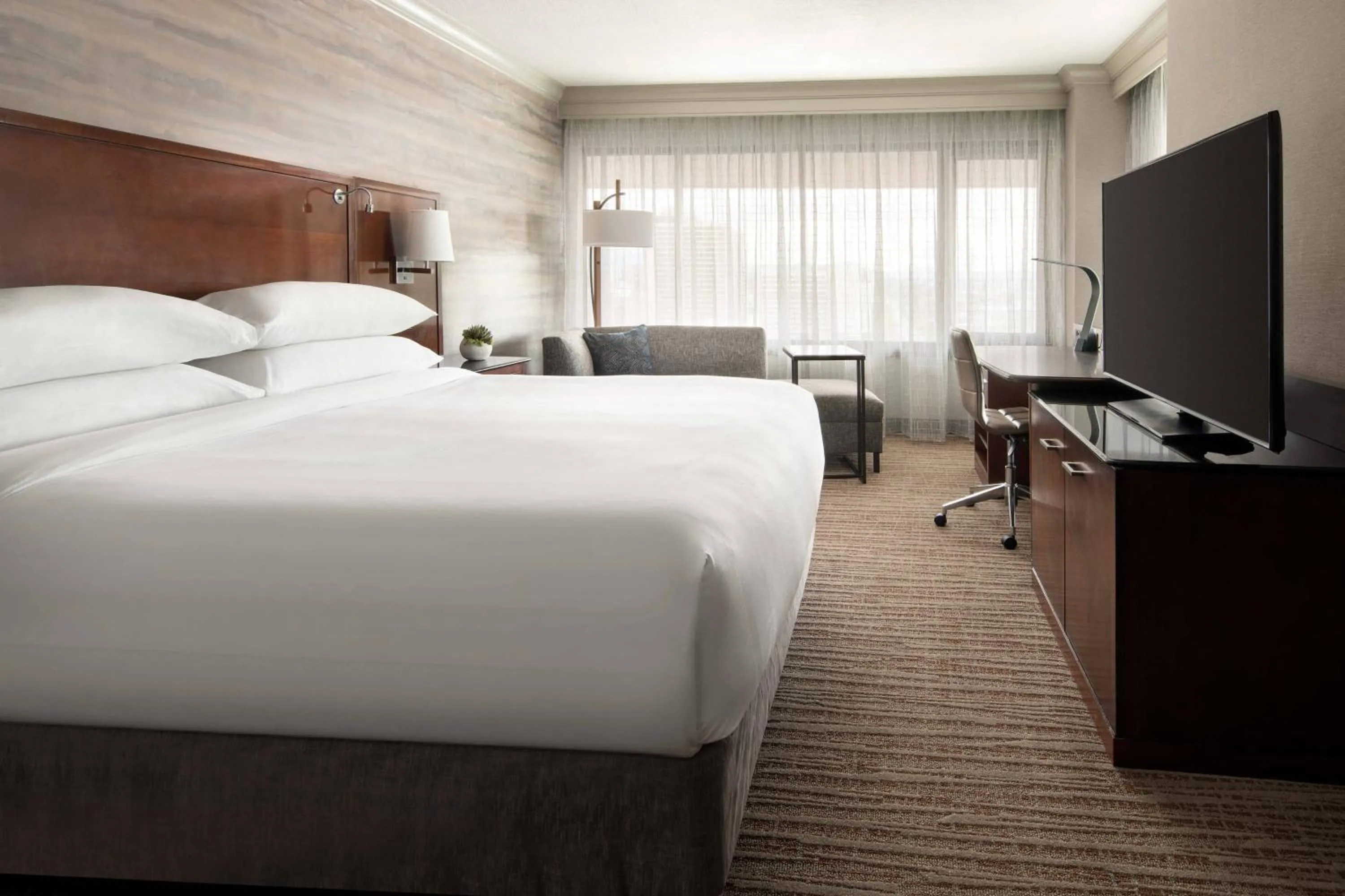 Photo of the whole room, Bed in Salt Lake Marriott Downtown at City Creek