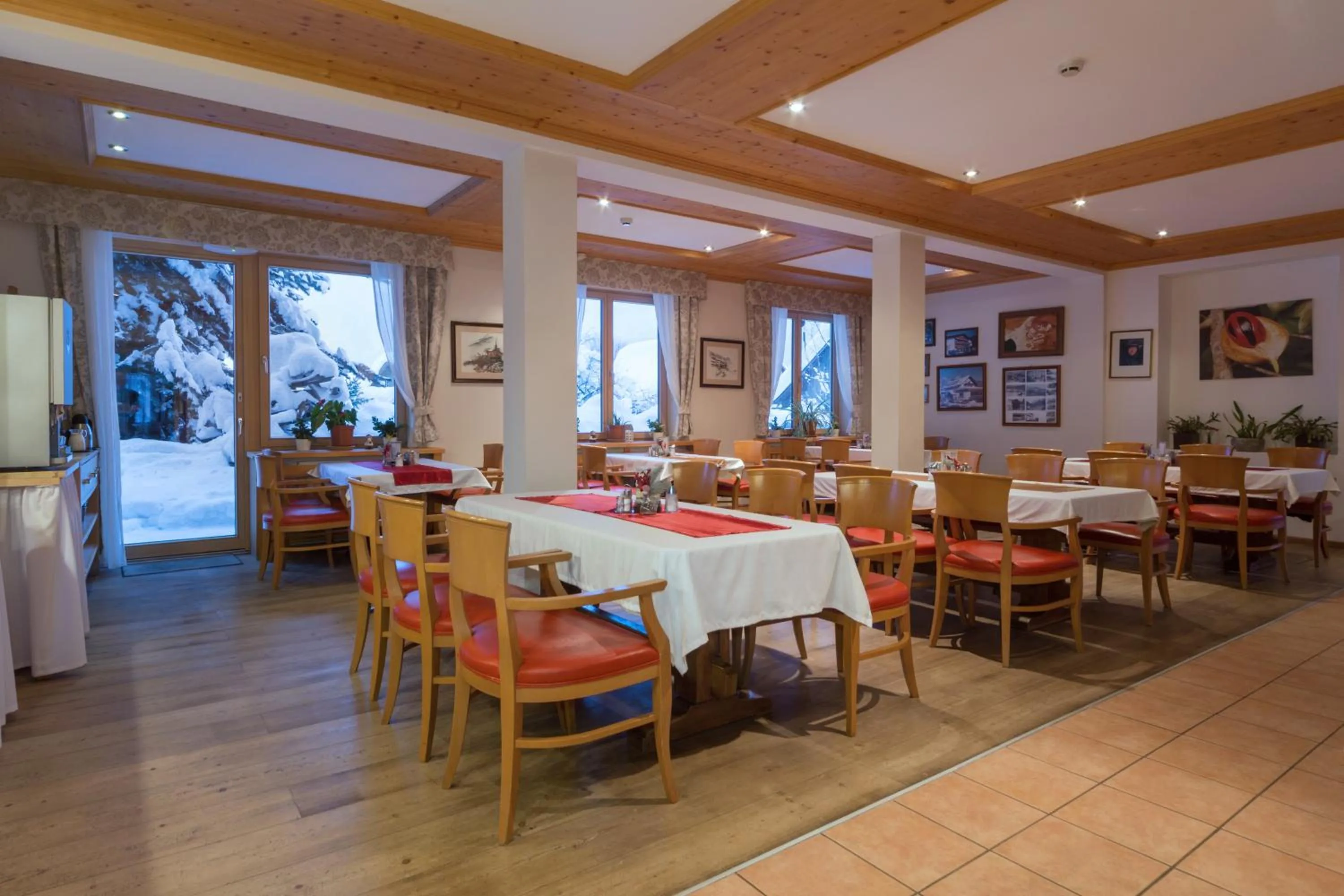 Restaurant/places to eat in Hotel Aquamarin