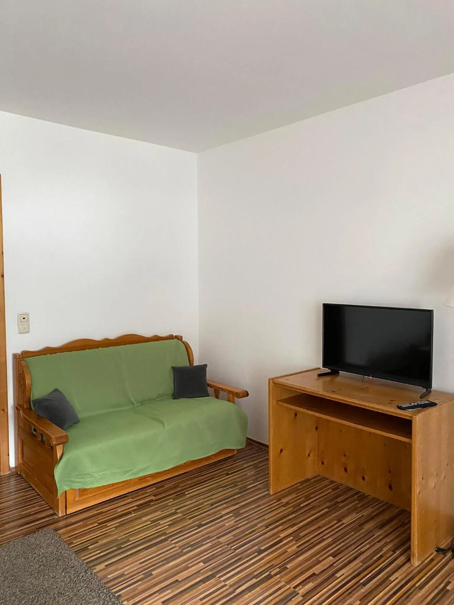 Photo of the whole room in Hotel Aquamarin