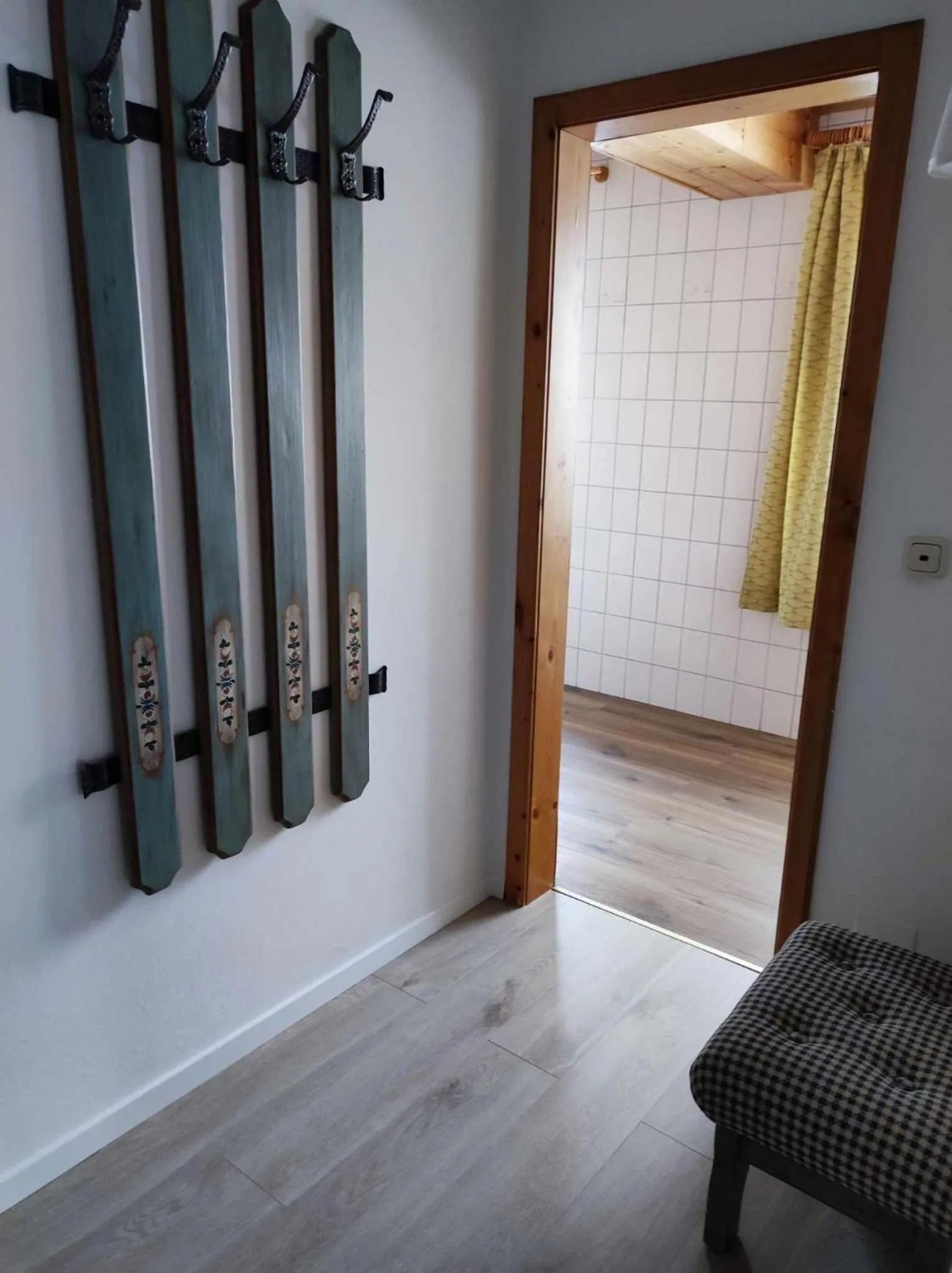 Photo of the whole room in Hotel Aquamarin