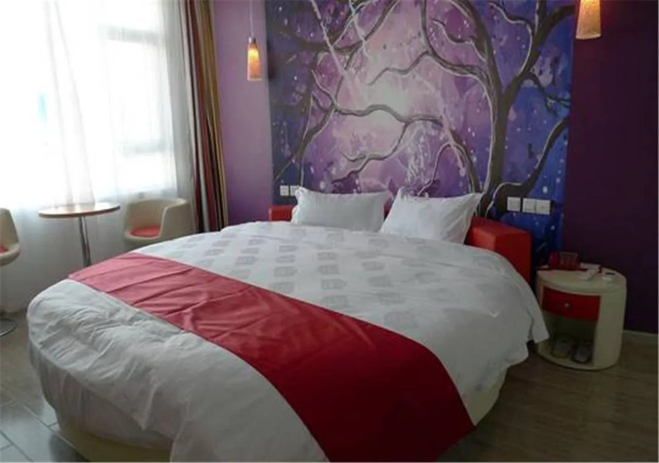 On site, Bed in Thank Inn Chain Hotel Yunnan Lijiang Old Town South Gate