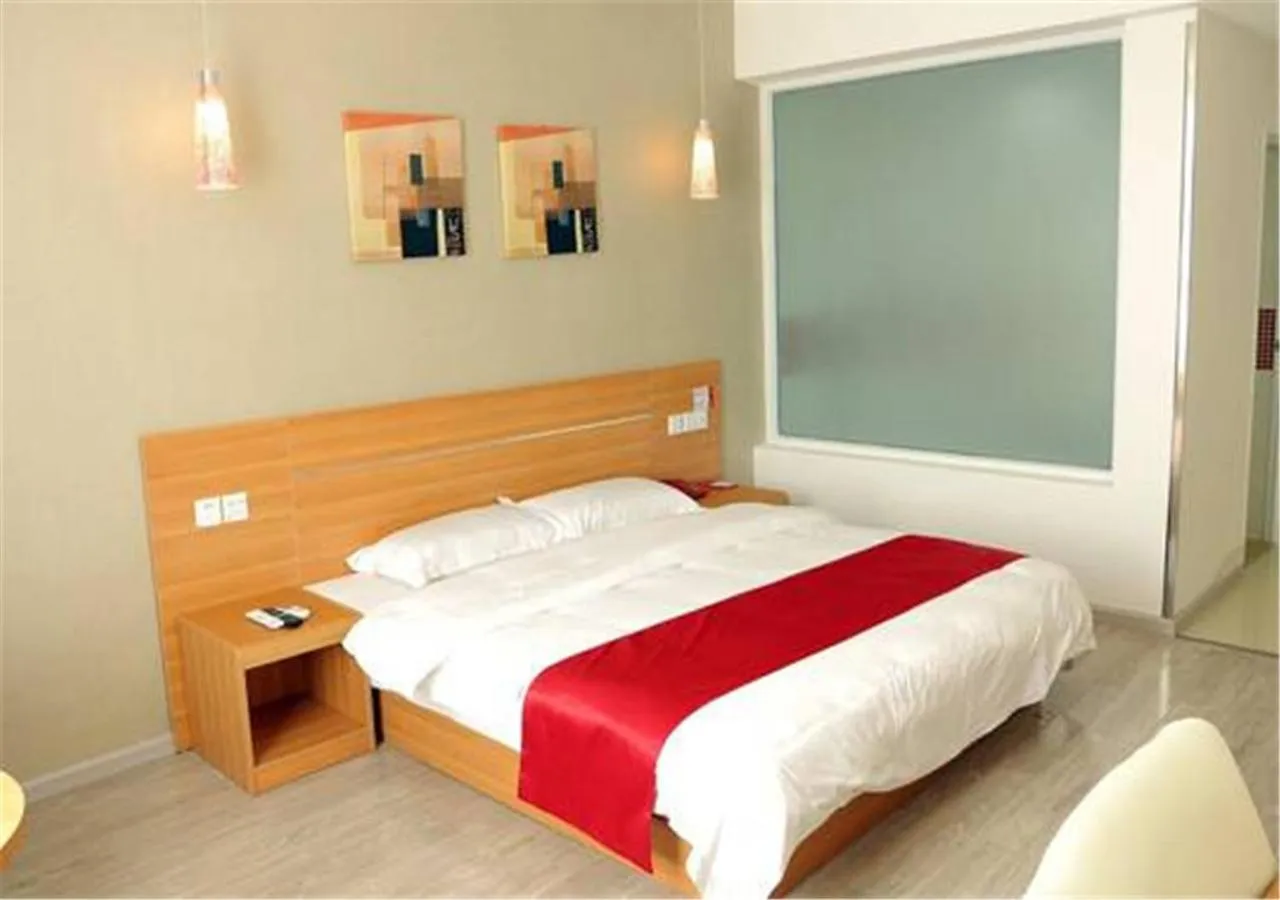 On site, Bed in Thank Inn Chain Hotel Yunnan Lijiang Old Town South Gate