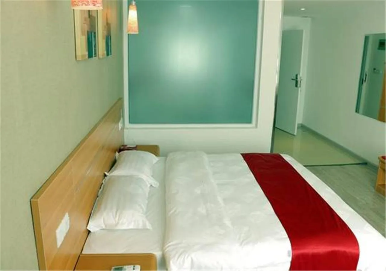 On site, Bed in Thank Inn Chain Hotel Yunnan Lijiang Old Town South Gate