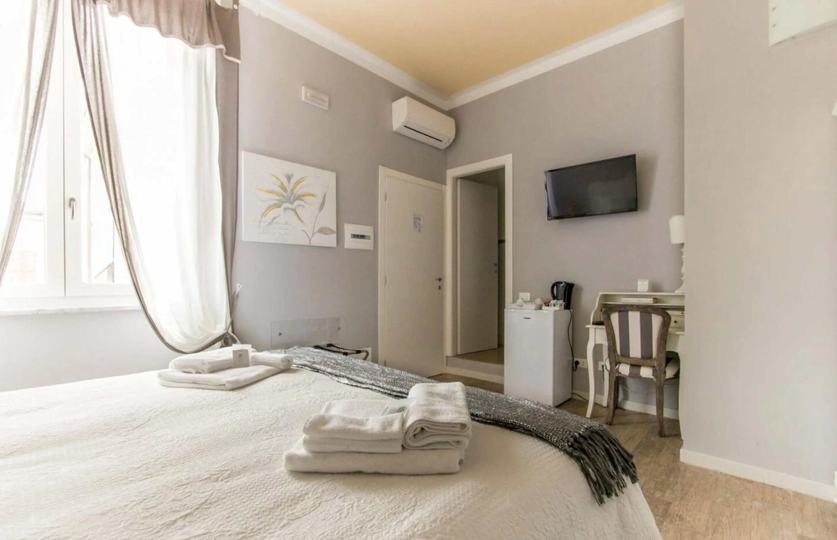 View (from property/room), Bed in Affittacamere Casa Dane'