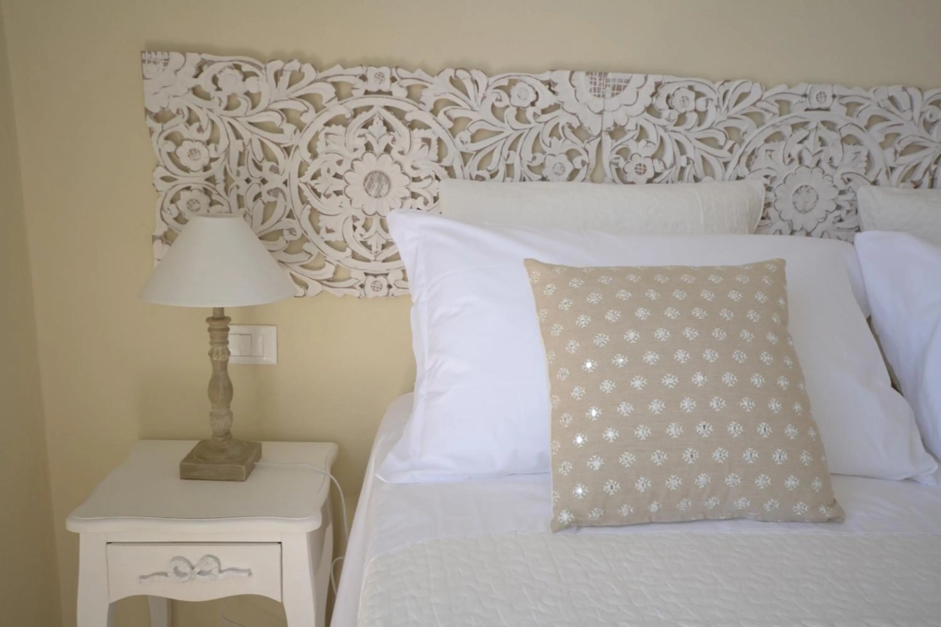 Decorative detail, Bed in Affittacamere Casa Dane'