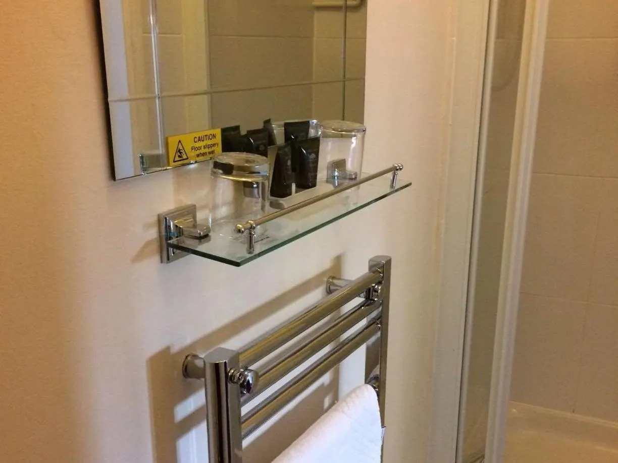 Bathroom in Rose and Crown B&B