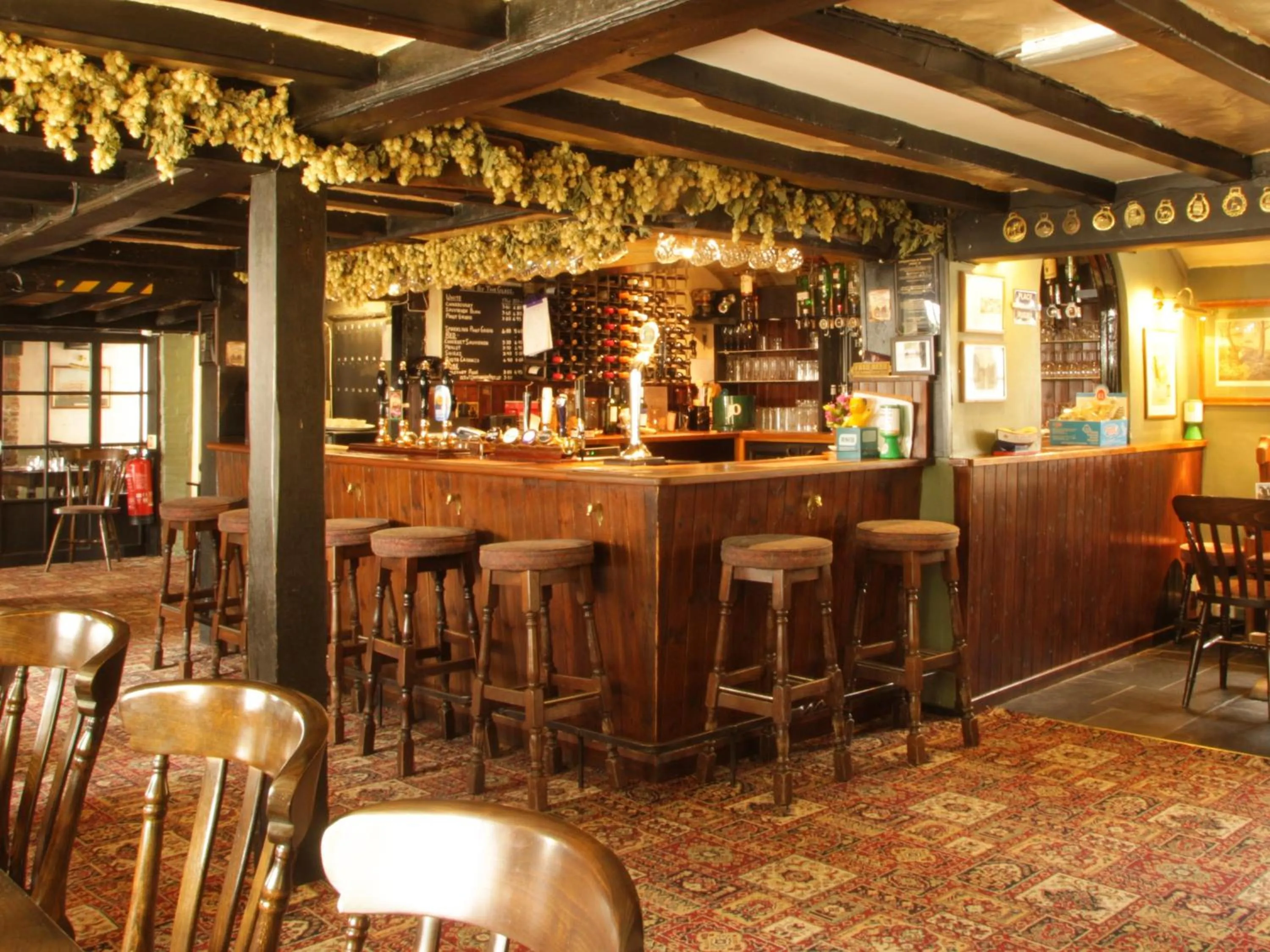 Lounge or bar in Rose and Crown B&B