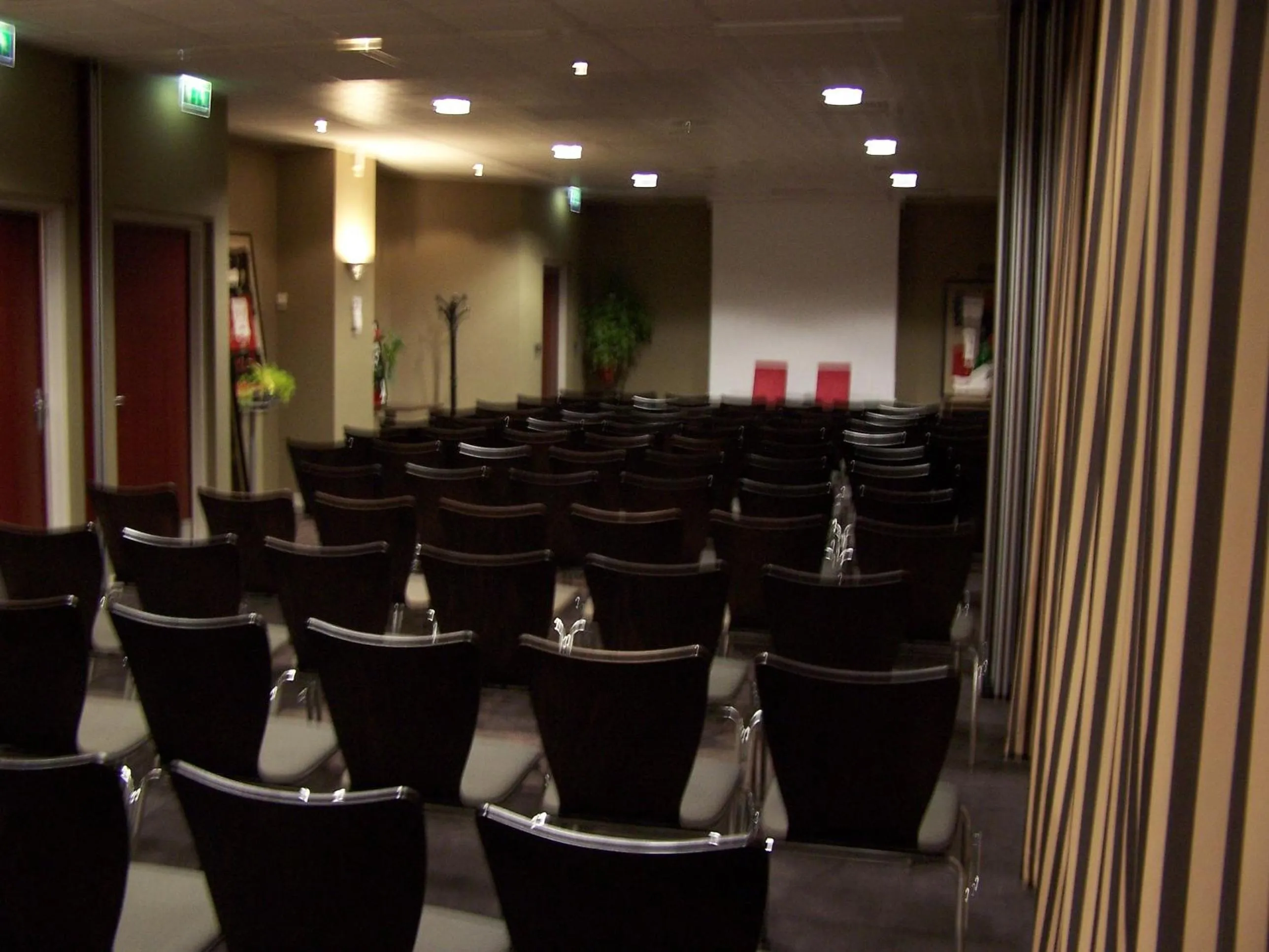 Business facilities in Hotel De Loire et Restaurant Les Bateliers