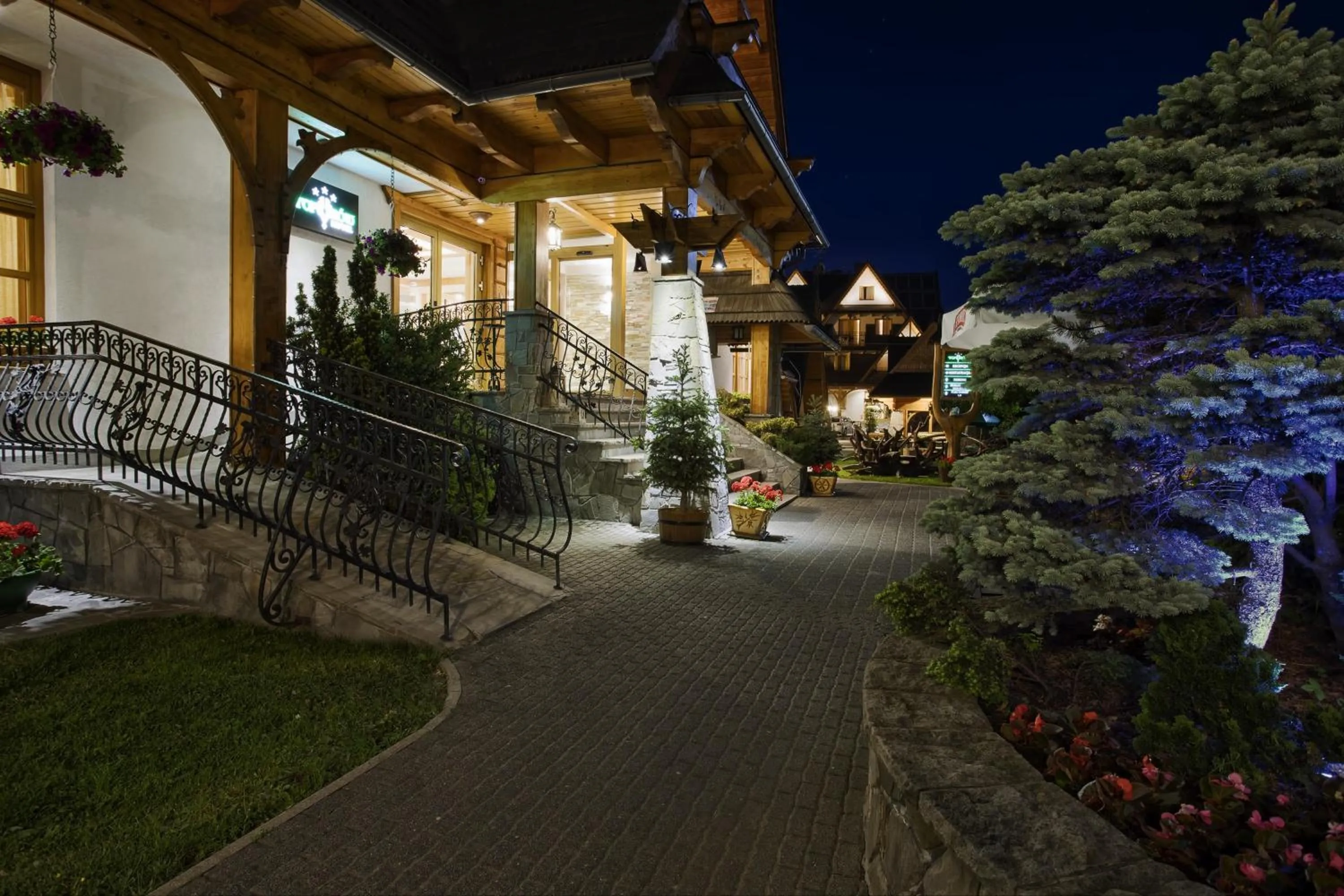 Property building in Hotel Toporów